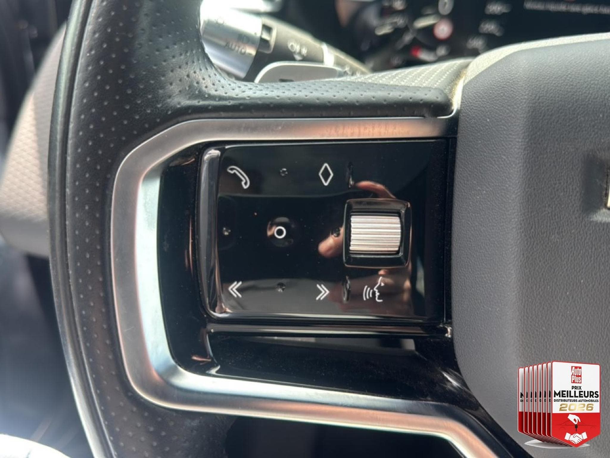 Land-Rover RANGE ROVER VELAR 2.0 P400E 404 PHEV R-DYNAMIC SE AWD BVA (2021) - Photo 24