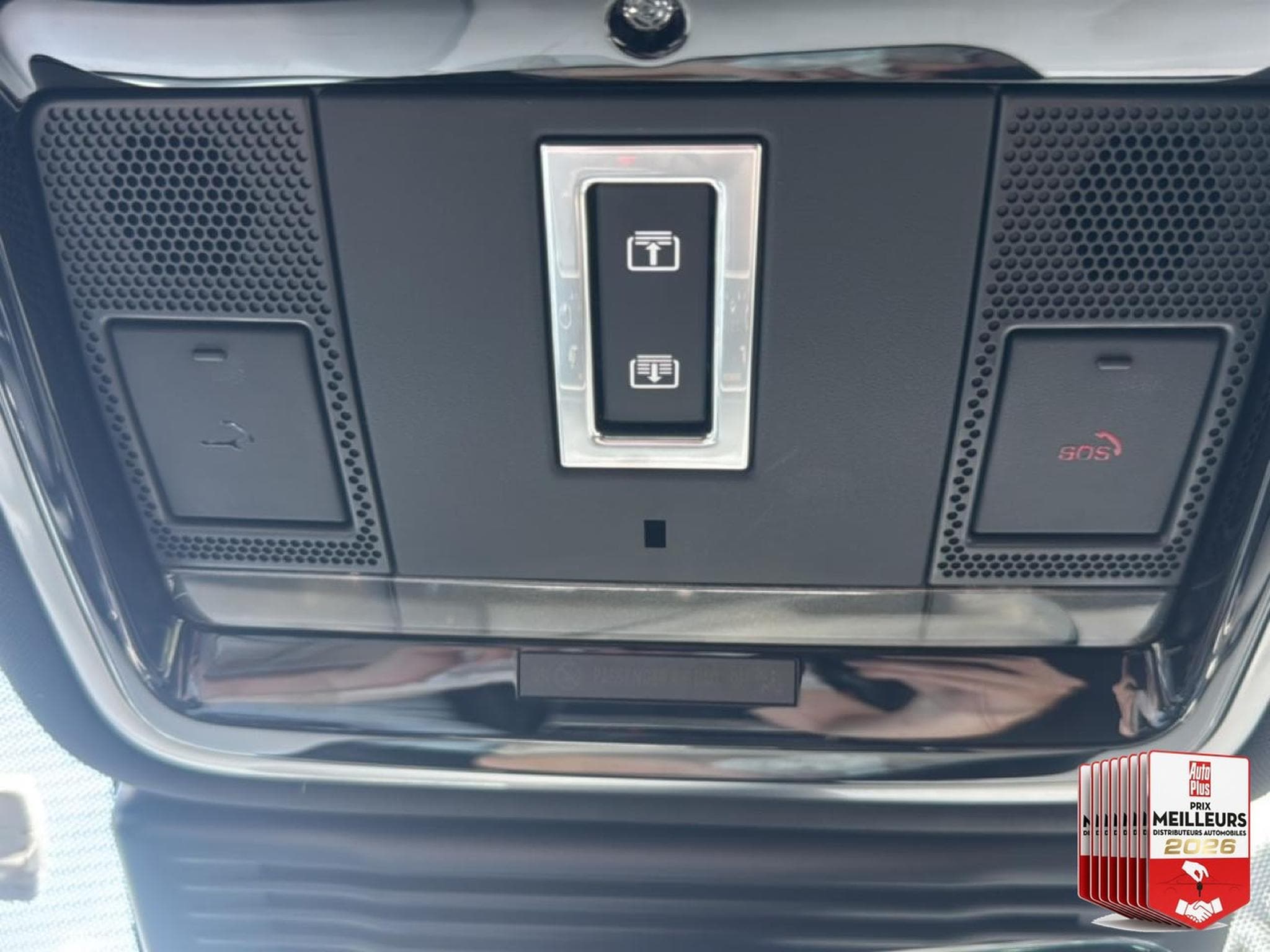 Land-Rover RANGE ROVER VELAR 2.0 P400E 404 PHEV R-DYNAMIC SE AWD BVA (2021) - Photo 27