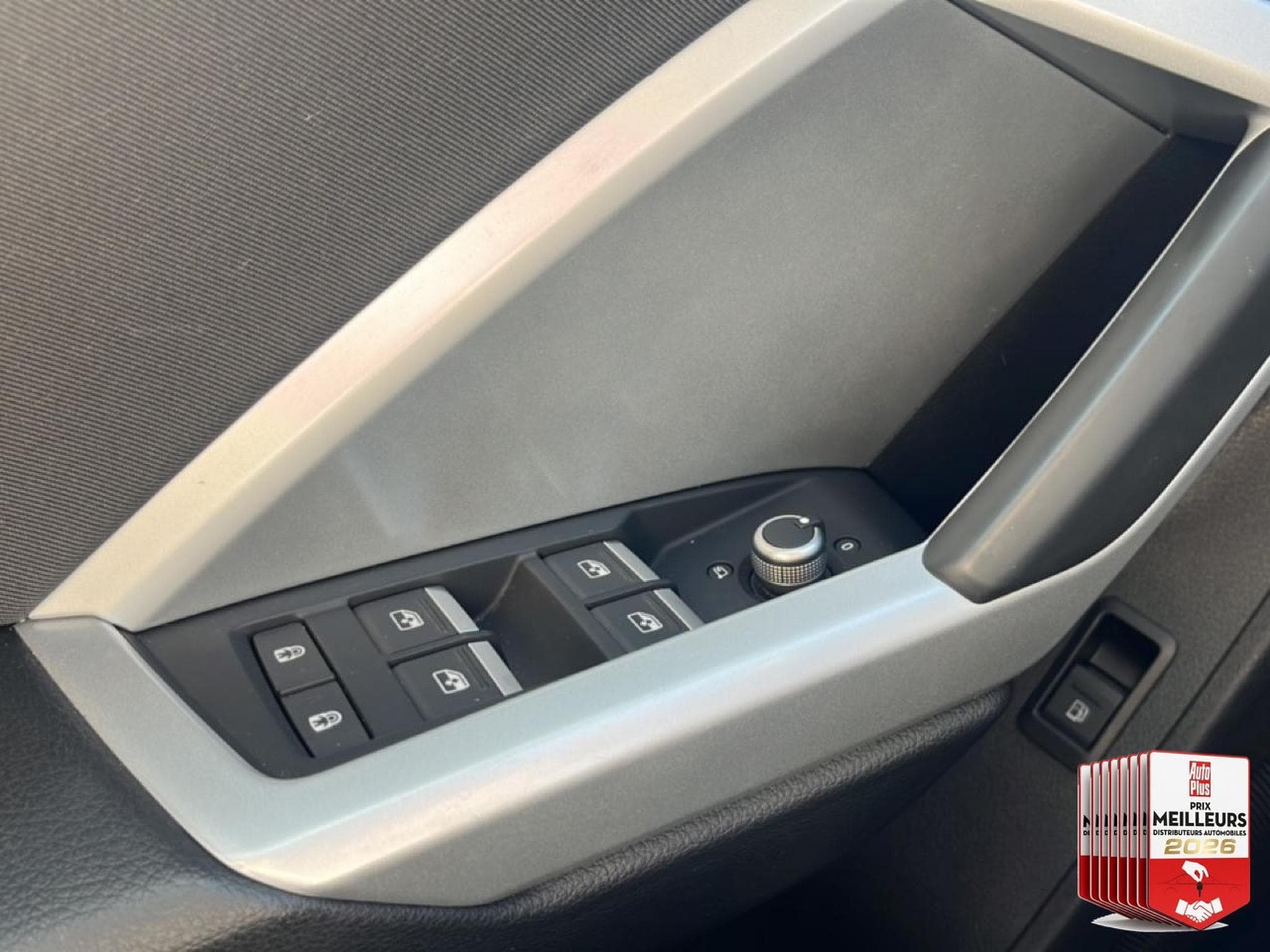 Audi Q3 45 TFSI 245 BUSINESS LINE S TRONIC 6 (2023) - Photo 25