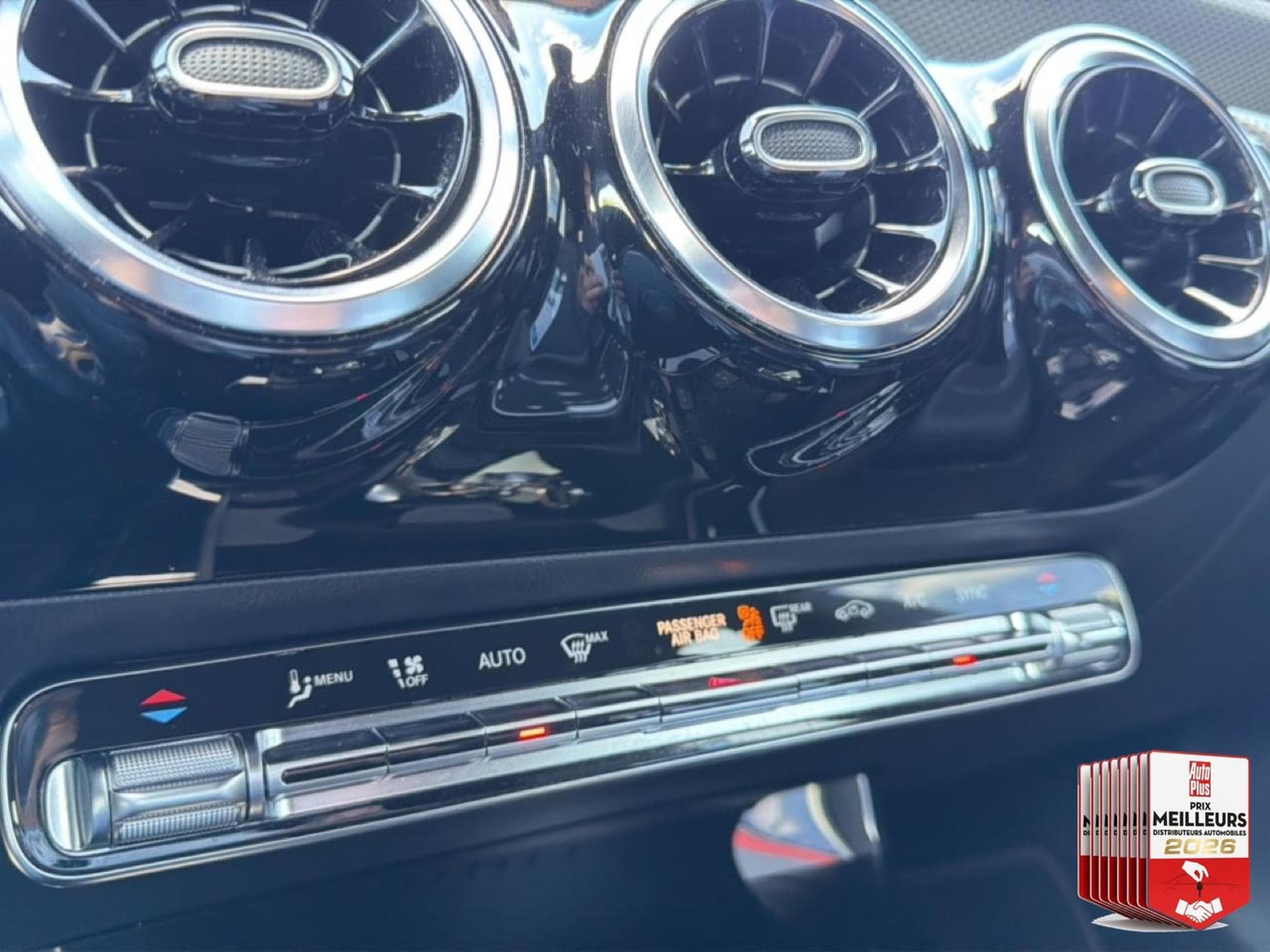 Mercedes CLA 180 180 136 BUSINESS LINE 7G-DCT (2023) - Photo 23
