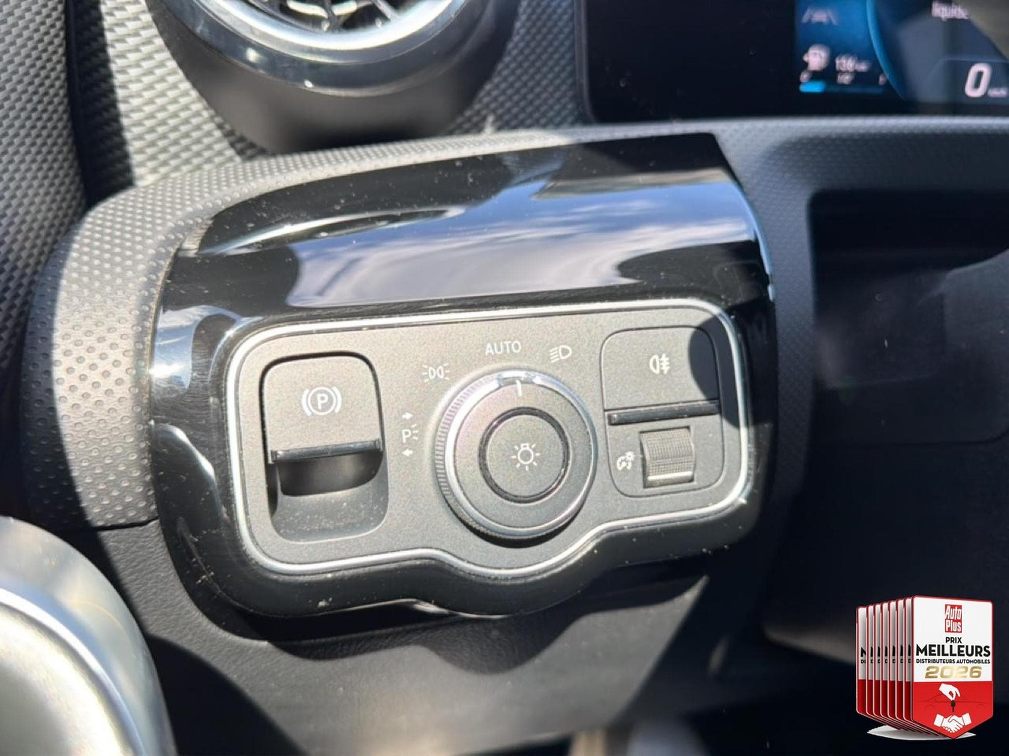 Mercedes CLA 180 180 136 BUSINESS LINE 7G-DCT (2023) - Photo 28