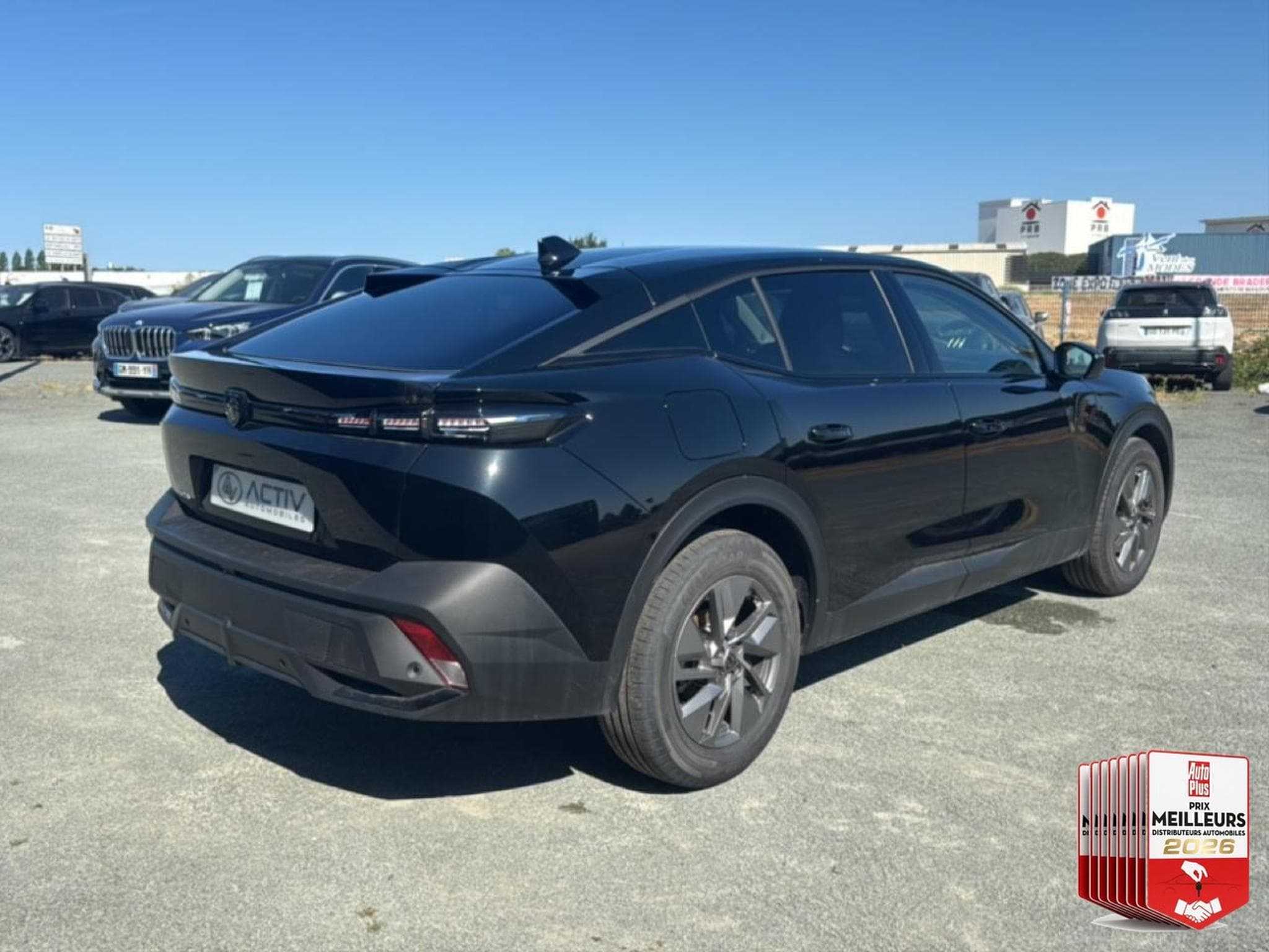 Peugeot 408 HYBRID 145 ALLURE E-DCS6 (2025) - Photo 23