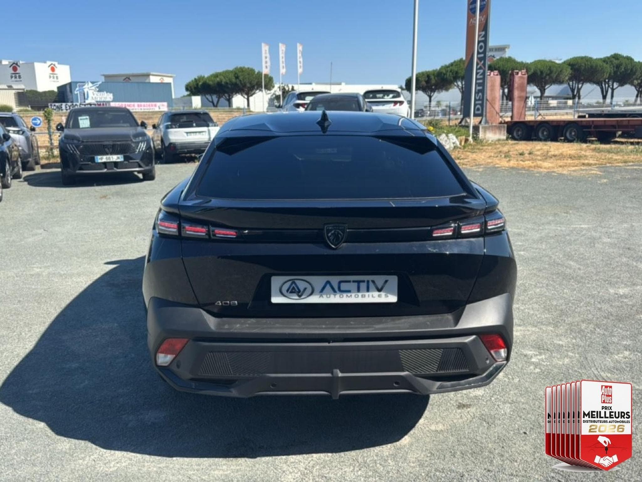Peugeot 408 HYBRID 145 ALLURE E-DCS6 (2025) - Photo 24