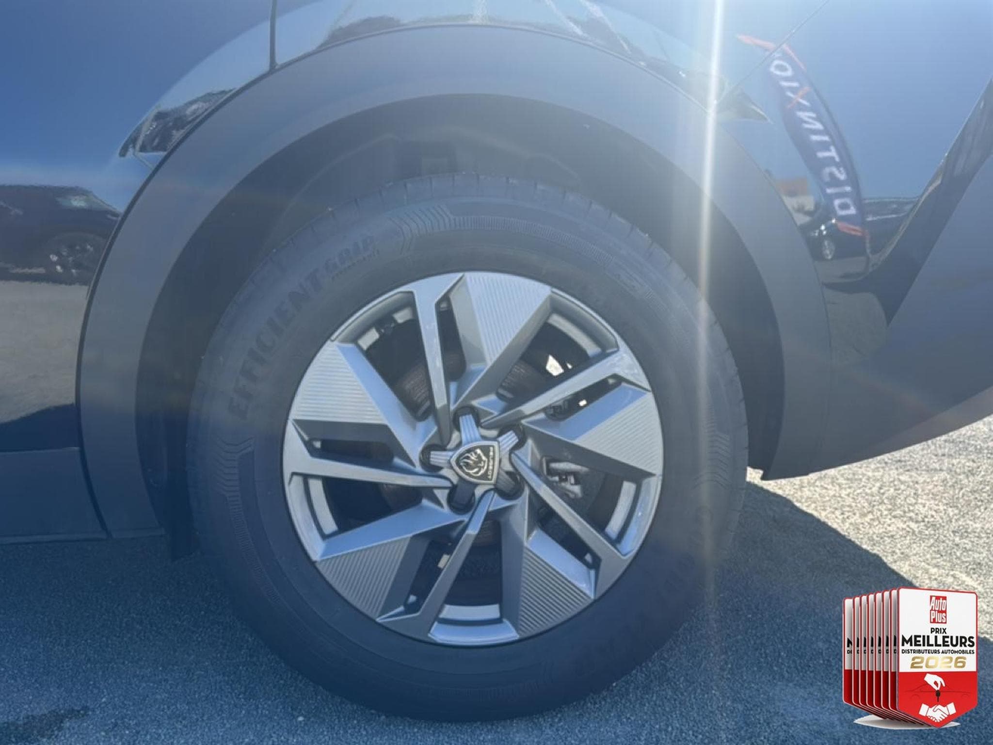 Peugeot 408 HYBRID 145 ALLURE E-DCS6 (2025) - Photo 27