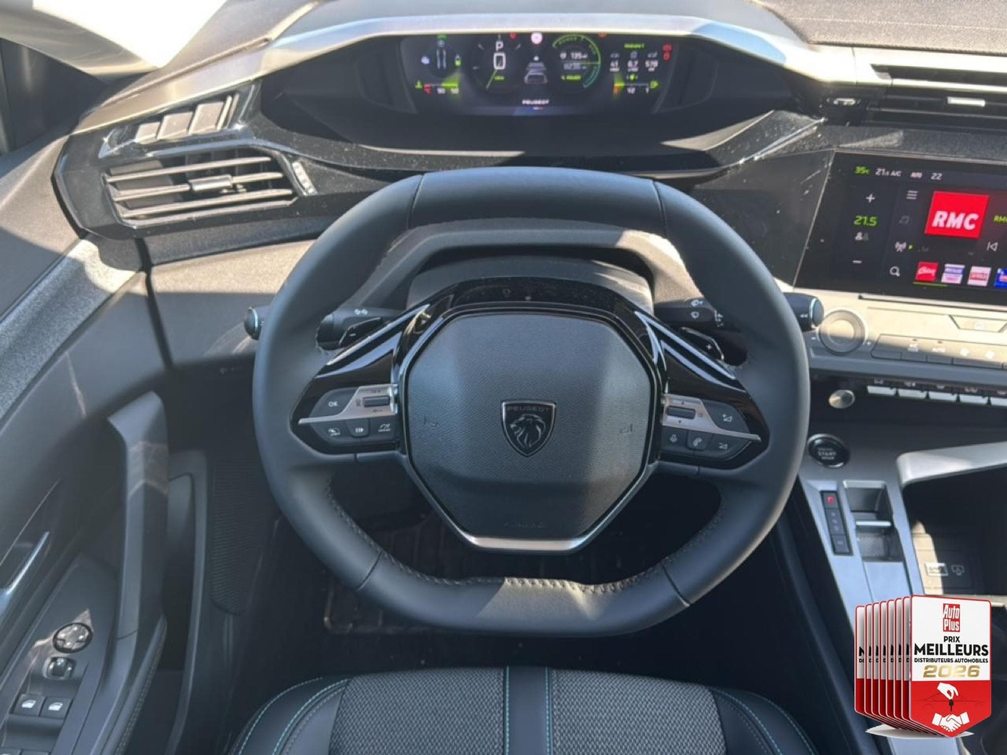 Peugeot 408 HYBRID 145 ALLURE E-DCS6 (2025) - Photo 28