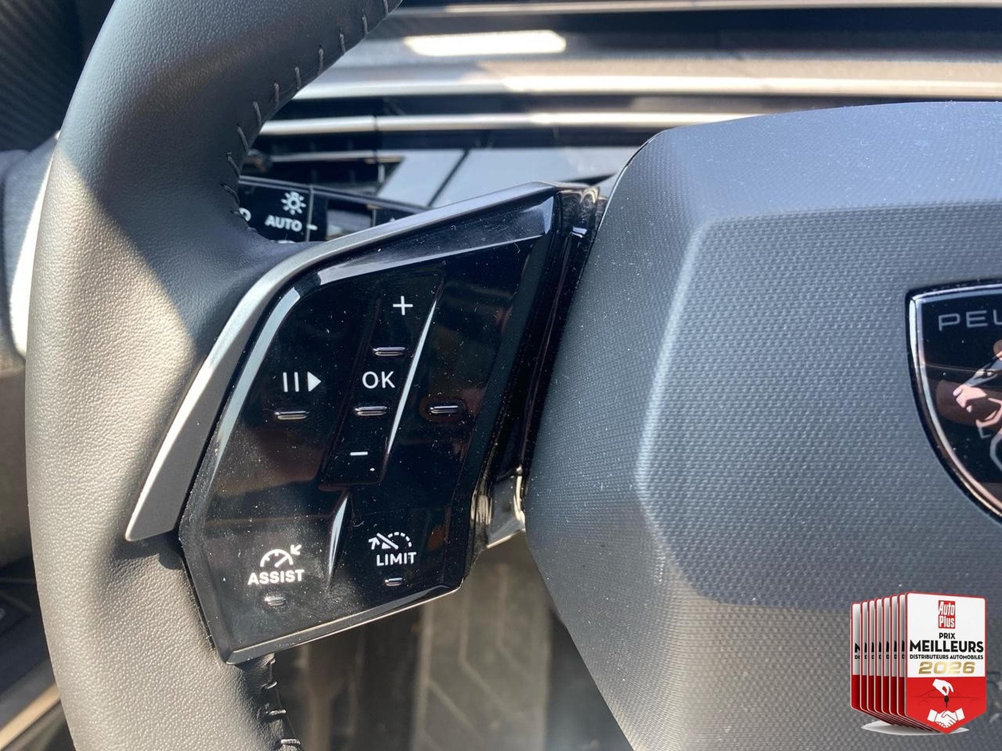 Peugeot 5008 HYBRID 145 ALLURE E-DCS6 (2025) - Foto 23