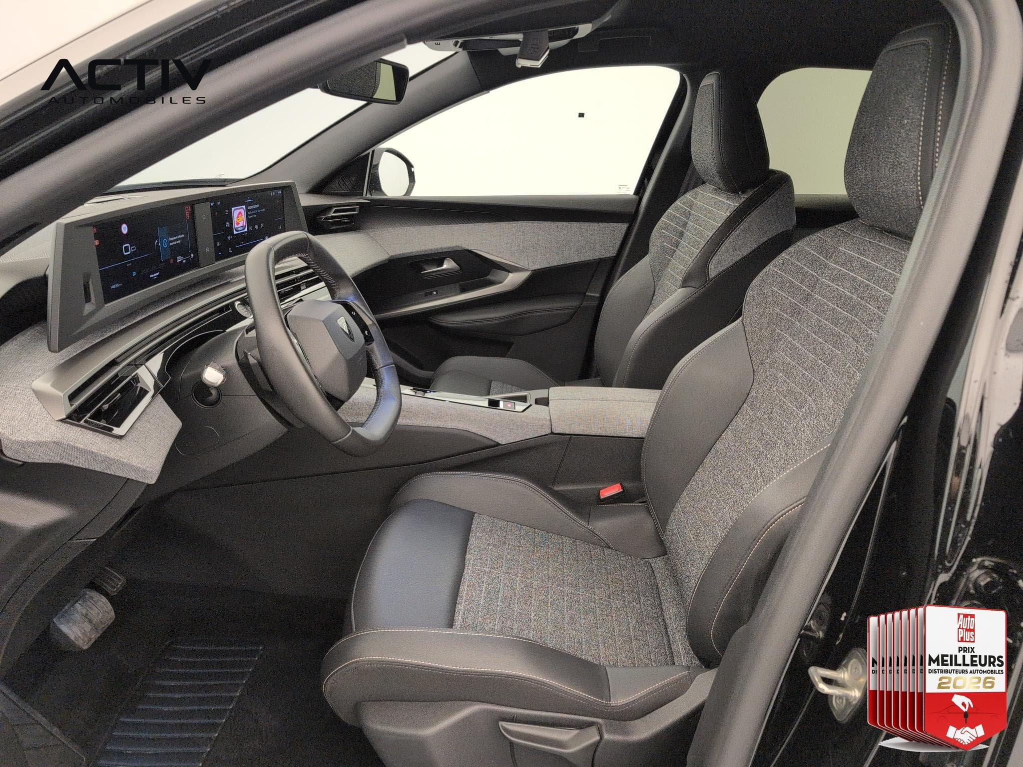 Peugeot 3008 Hybrid 145 e-DCS6 Allure (2025) - Photo 16