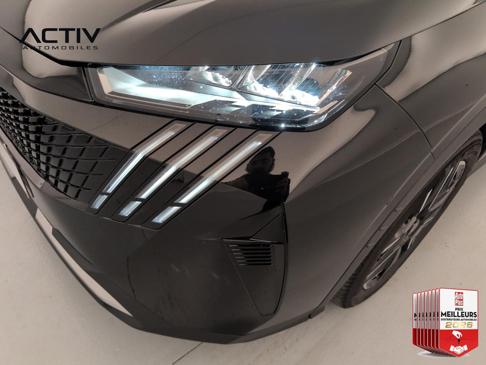 Peugeot 3008 Hybrid 145 e-DCS6 Allure (2025) - Photo 22