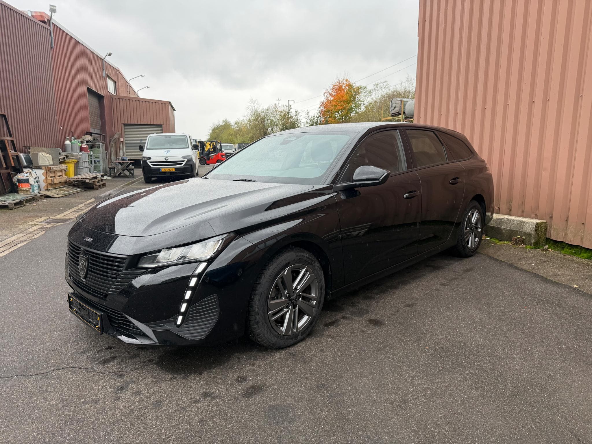 Peugeot 308 1.5 HDI 130CH  Break EAT8 Active (2024) - Photo 2