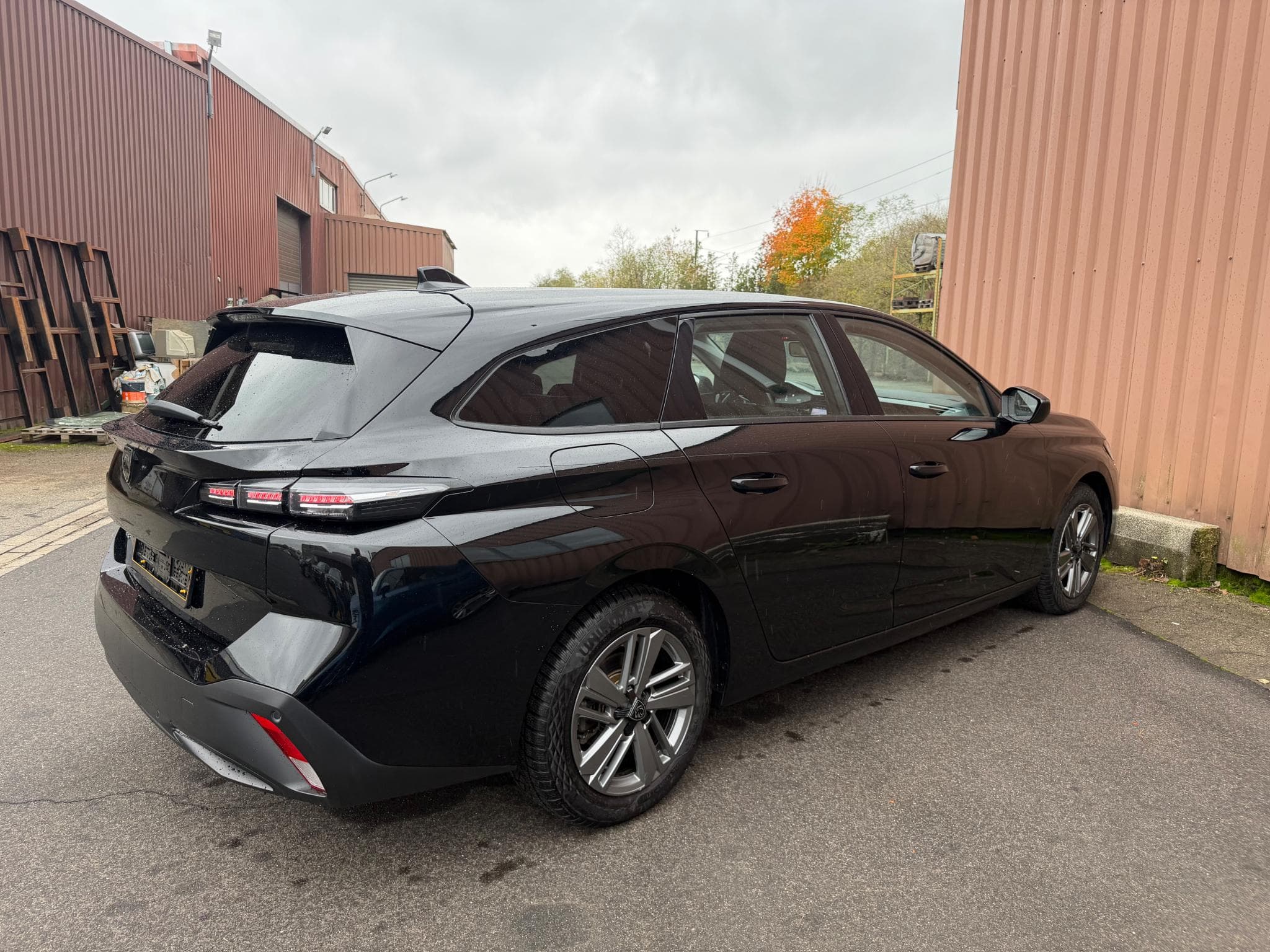 Peugeot 308 1.5 HDI 130CH  Break EAT8 Active (2024) - Photo 4