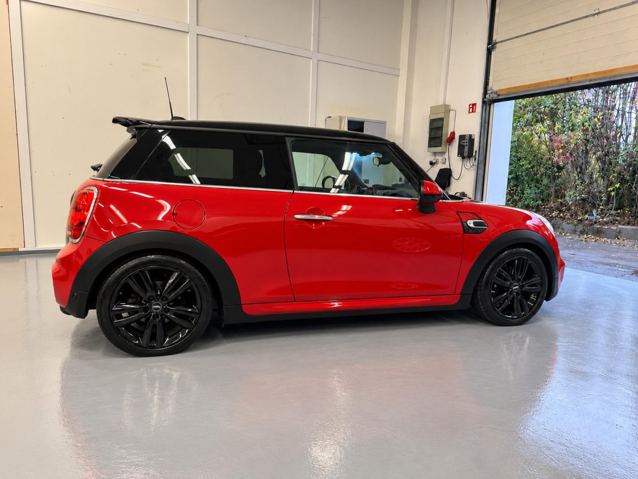Mini Cooper 1.5d Pack John Cooper Works (2018) - Photo 3