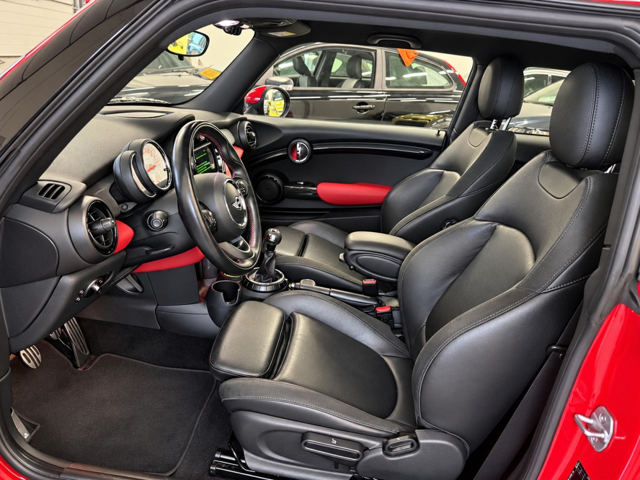 Mini Cooper 1.5d Pack John Cooper Works (2018) - Photo 5