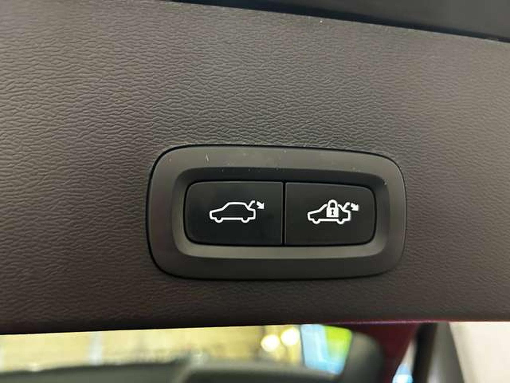 Volvo XC40 2.0 ESSENCE B3 (2024) - Photo 18