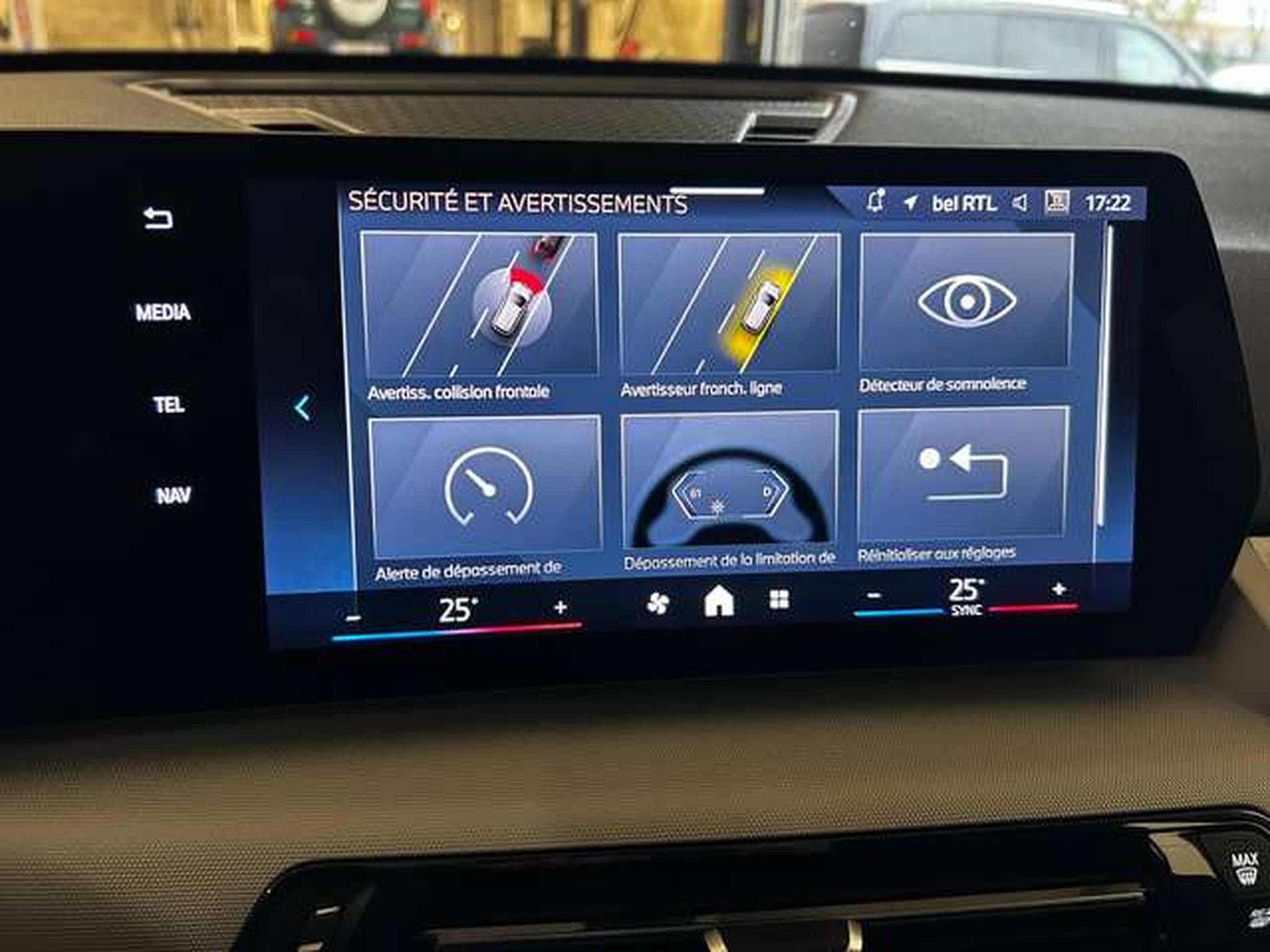 BMW iX1 XDRIVE 30 ELECTRIQUE (2024) - Photo 14