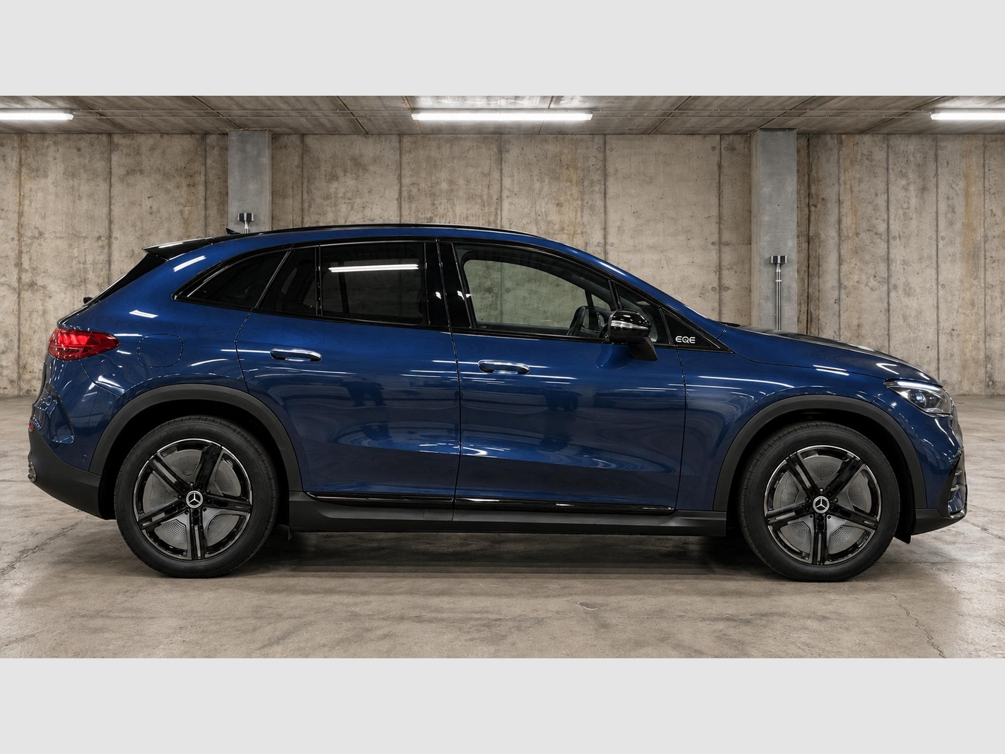 Mercedes EQE SUV EQE SUV 500 4MATIC AMG Line - SOH 98.6% (2023) - Photo 9