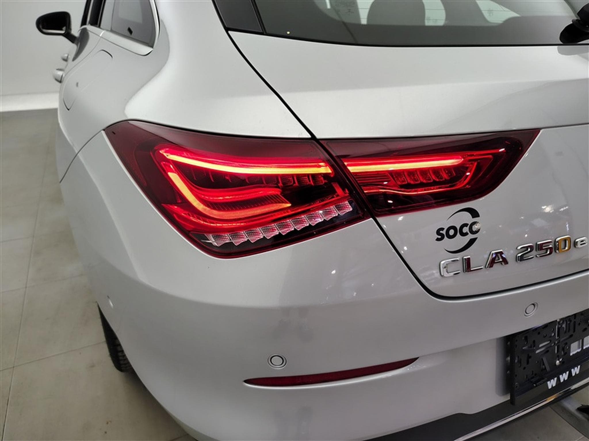 Mercedes CLA 250 250e PHEV Luxury Line CUIR/NAVI/FULL LED/JA18/PDC (2022) - Photo 16