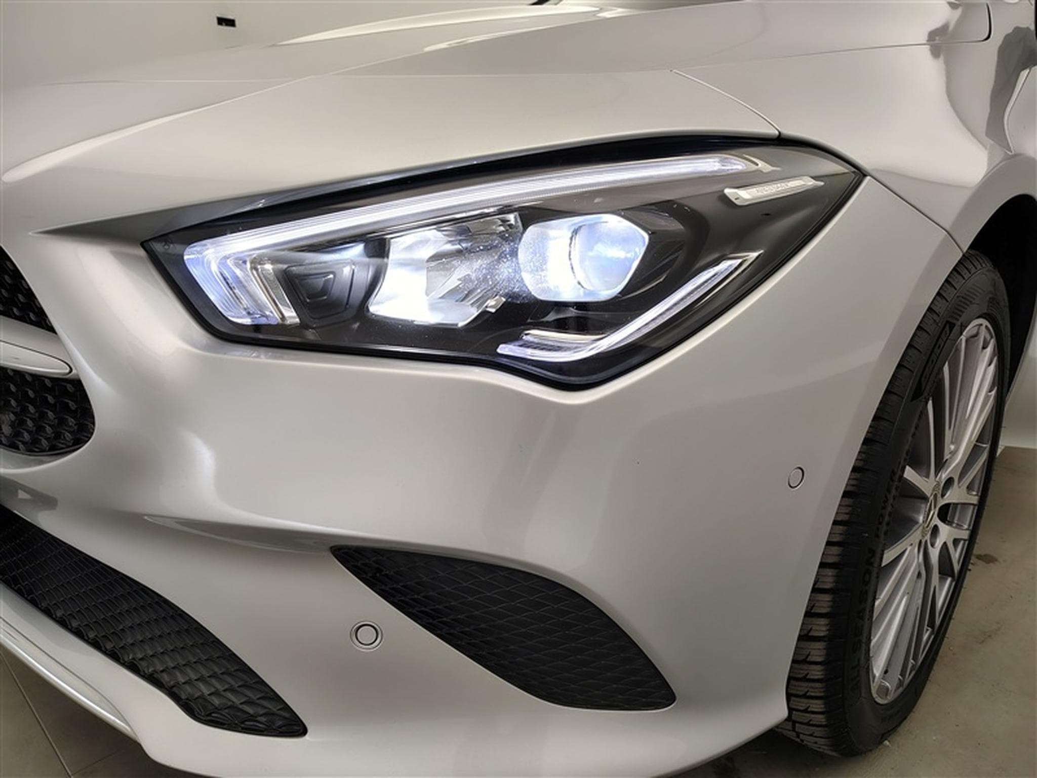 Mercedes CLA 250 250e PHEV Luxury Line CUIR/NAVI/FULL LED/JA18/PDC (2022) - Photo 15
