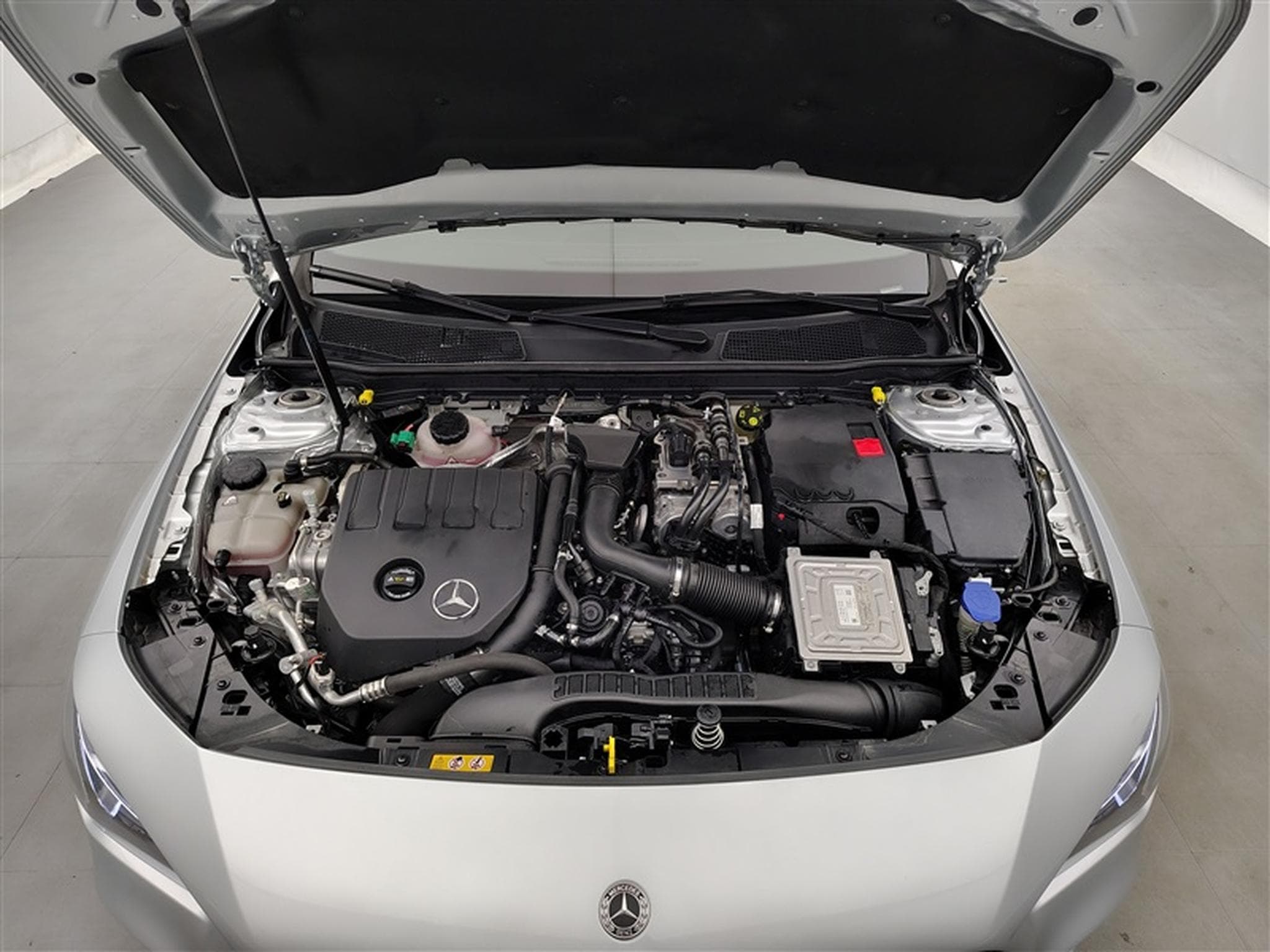 Mercedes CLA 250 250e PHEV Luxury Line CUIR/NAVI/FULL LED/JA18/PDC (2022) - Photo 20