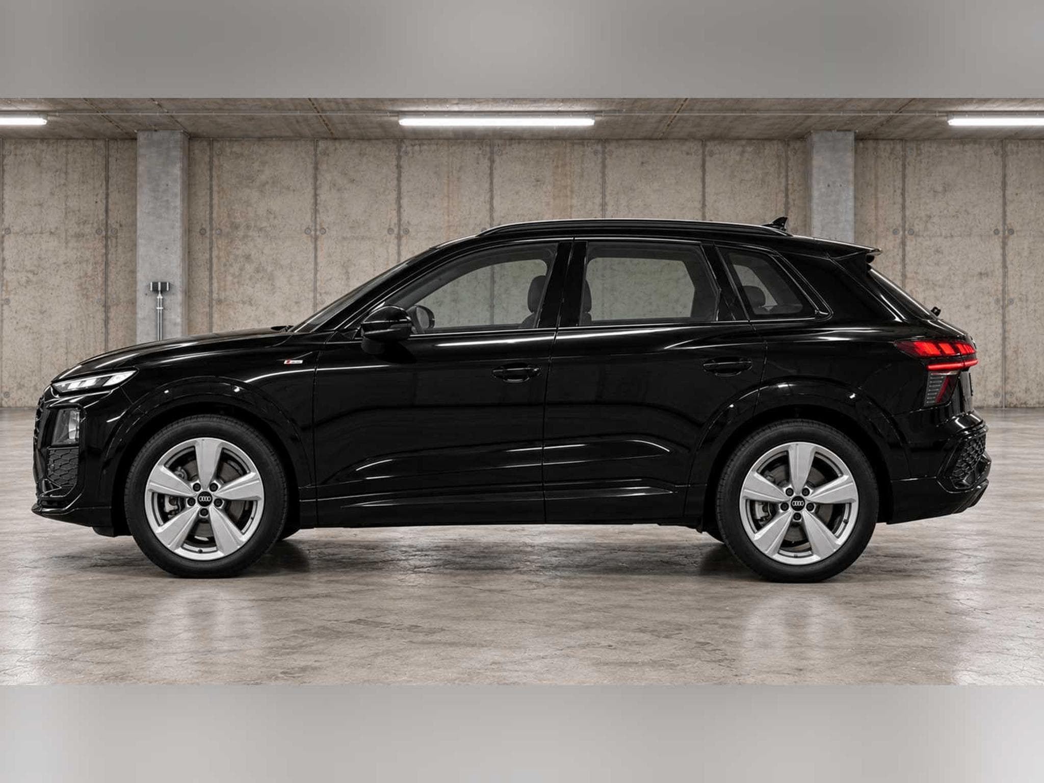 Audi Q3 S LINE S TRONIC - LED/ Shadow line (2026) - Foto 6
