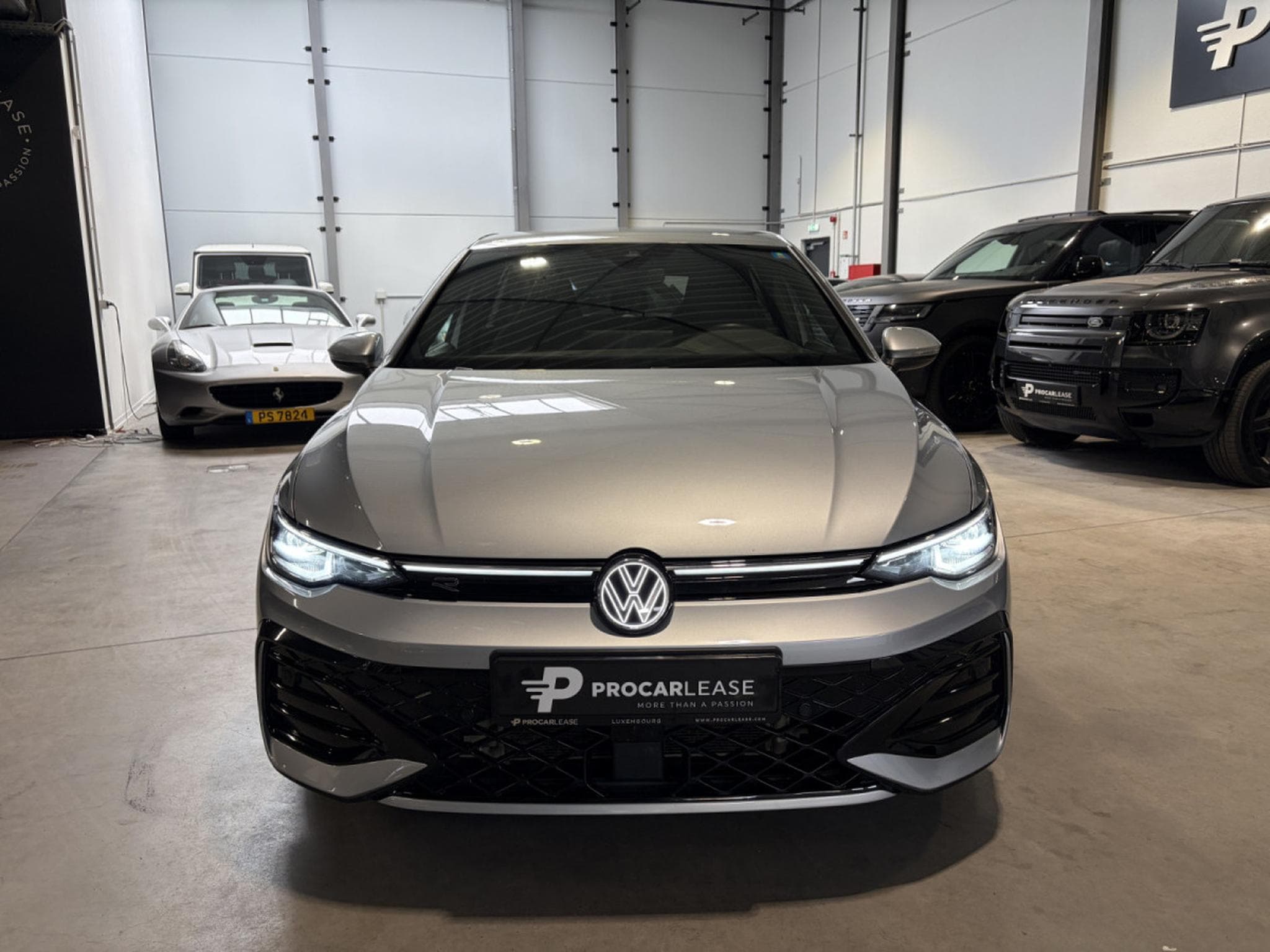VW Golf Golf VIII Lim. 1.5 eTSI R-Line (2025) - Photo 2