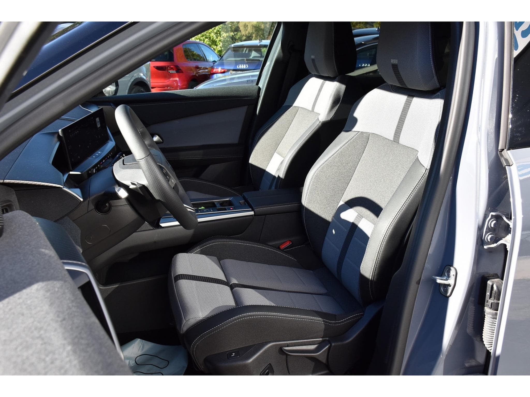 Opel Grandland 1.2 Hybrid 145 e-DCT6 GS ACC ANGLE MORT HUD CAM360 1° MAIN (2025) - Foto 2