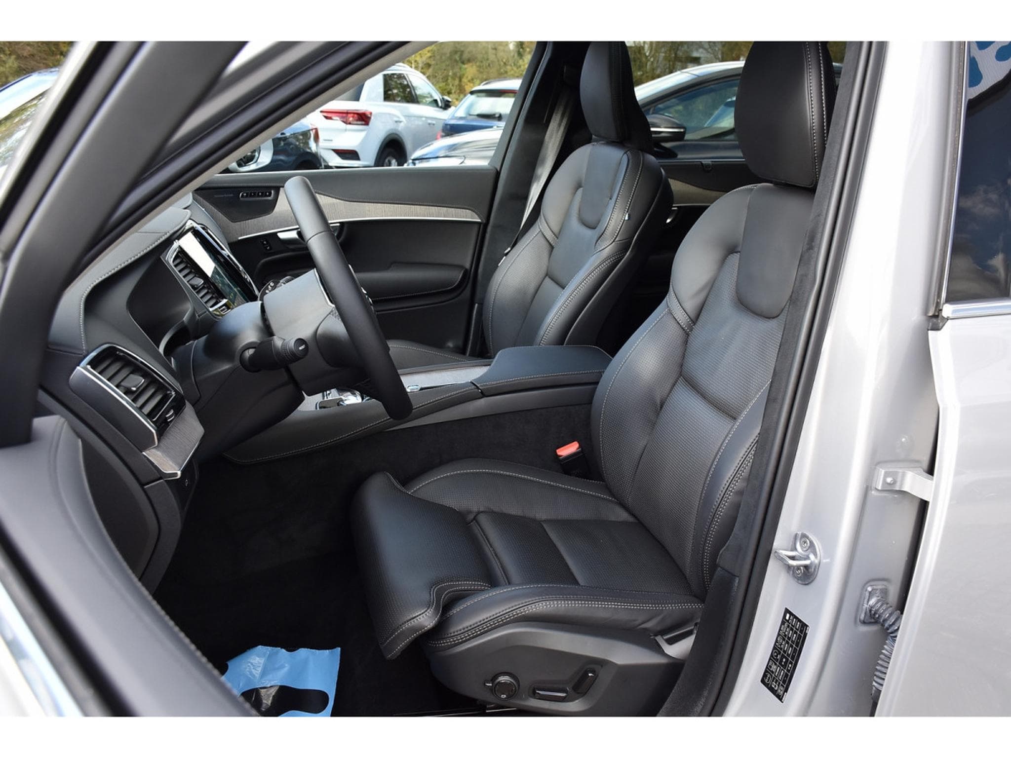 Volvo XC90 2.0 B5 AWD Ultimate Bright 7 Pl. TO PANO MEMO CAM360 HUD (2024) - Foto 5