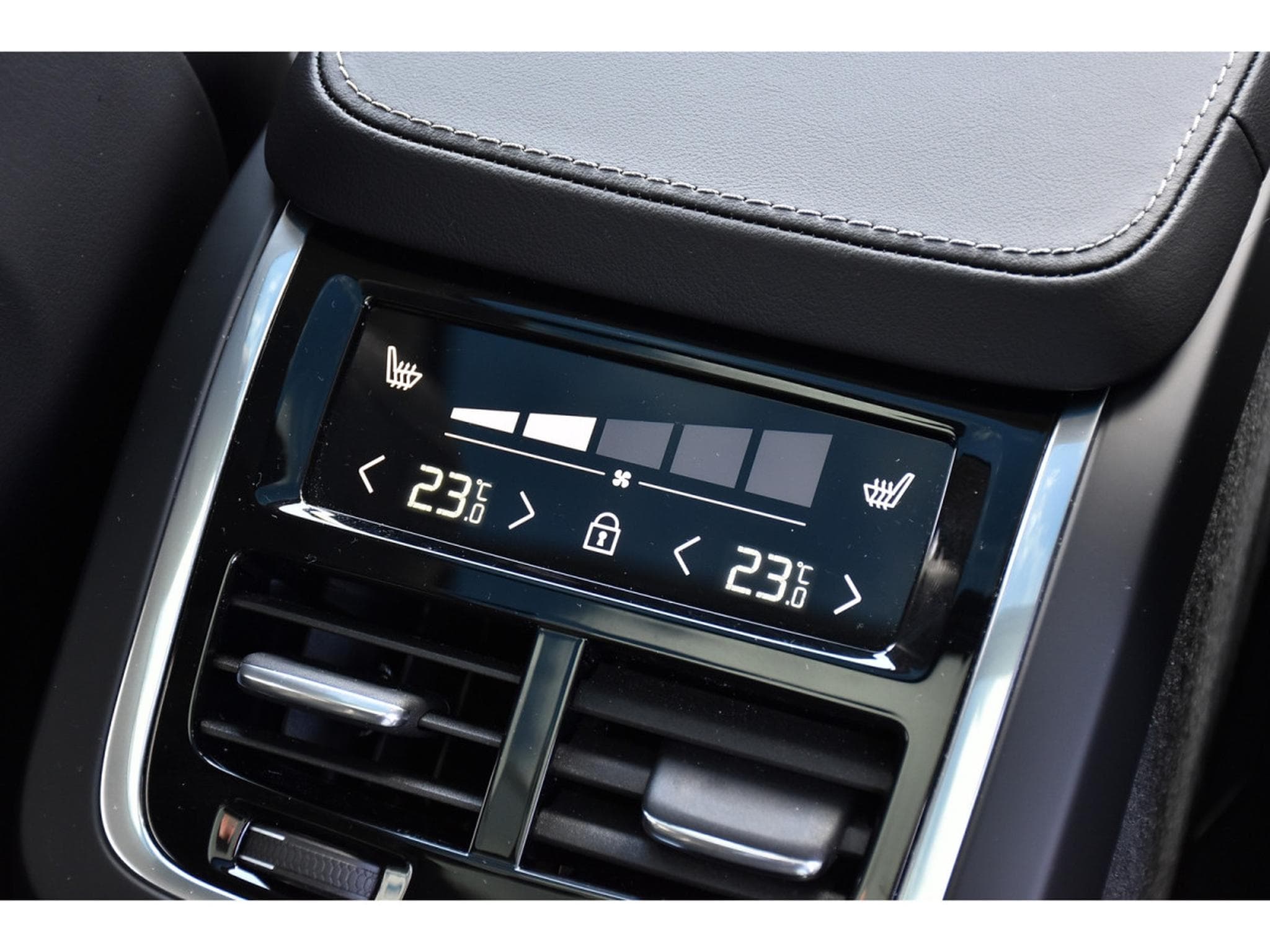 Volvo XC90 2.0 B5 AWD Ultimate Bright 7 Pl. TO PANO MEMO CAM360 HUD (2024) - Foto 21