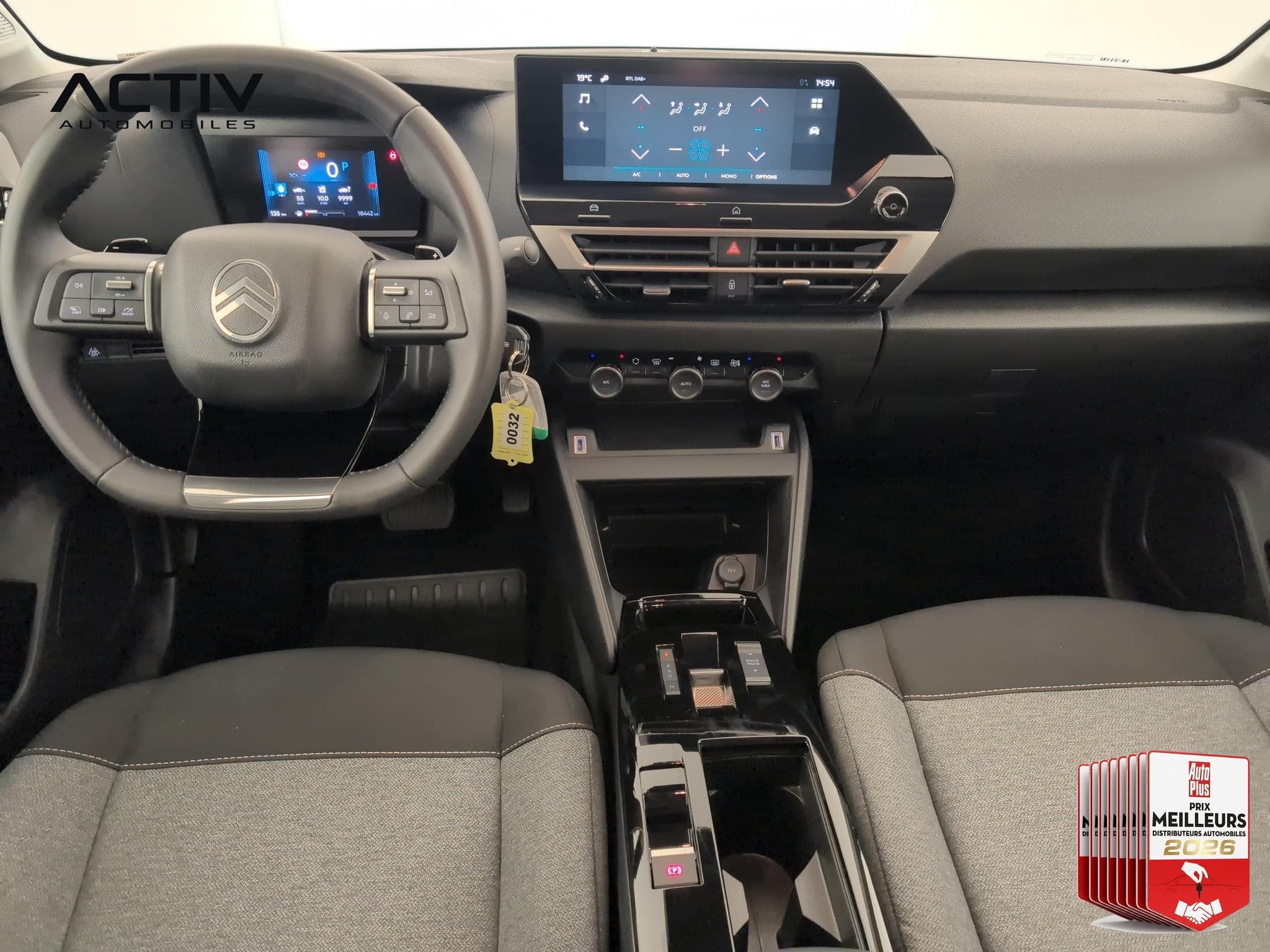 Citroën C4 Hybride 110 ch e-DCS6 You (2025) - Photo 13