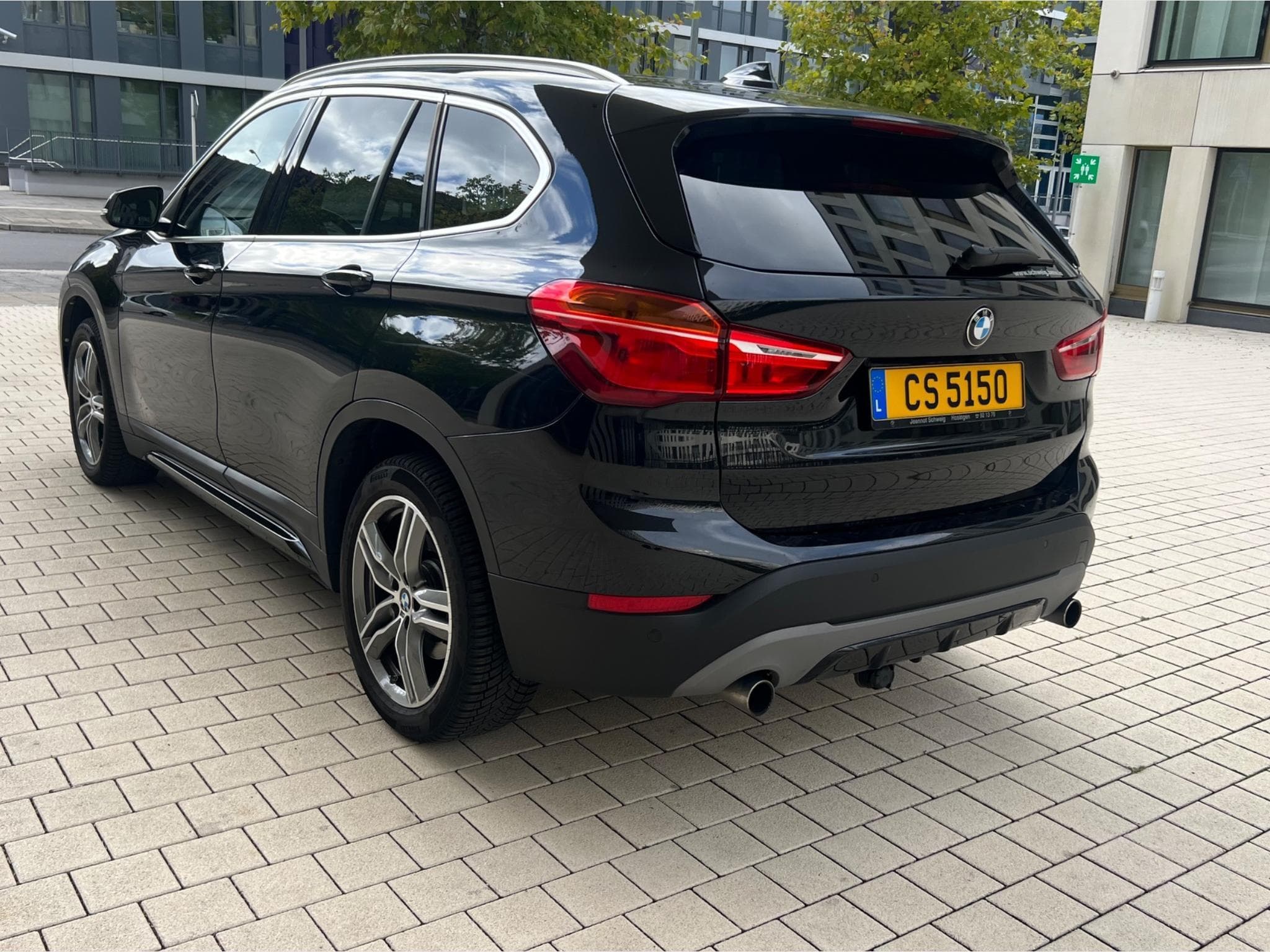 BMW iX1 X1 XDRIVE 20I M pack | HUD | AHK | 18” (2017) - Foto 2