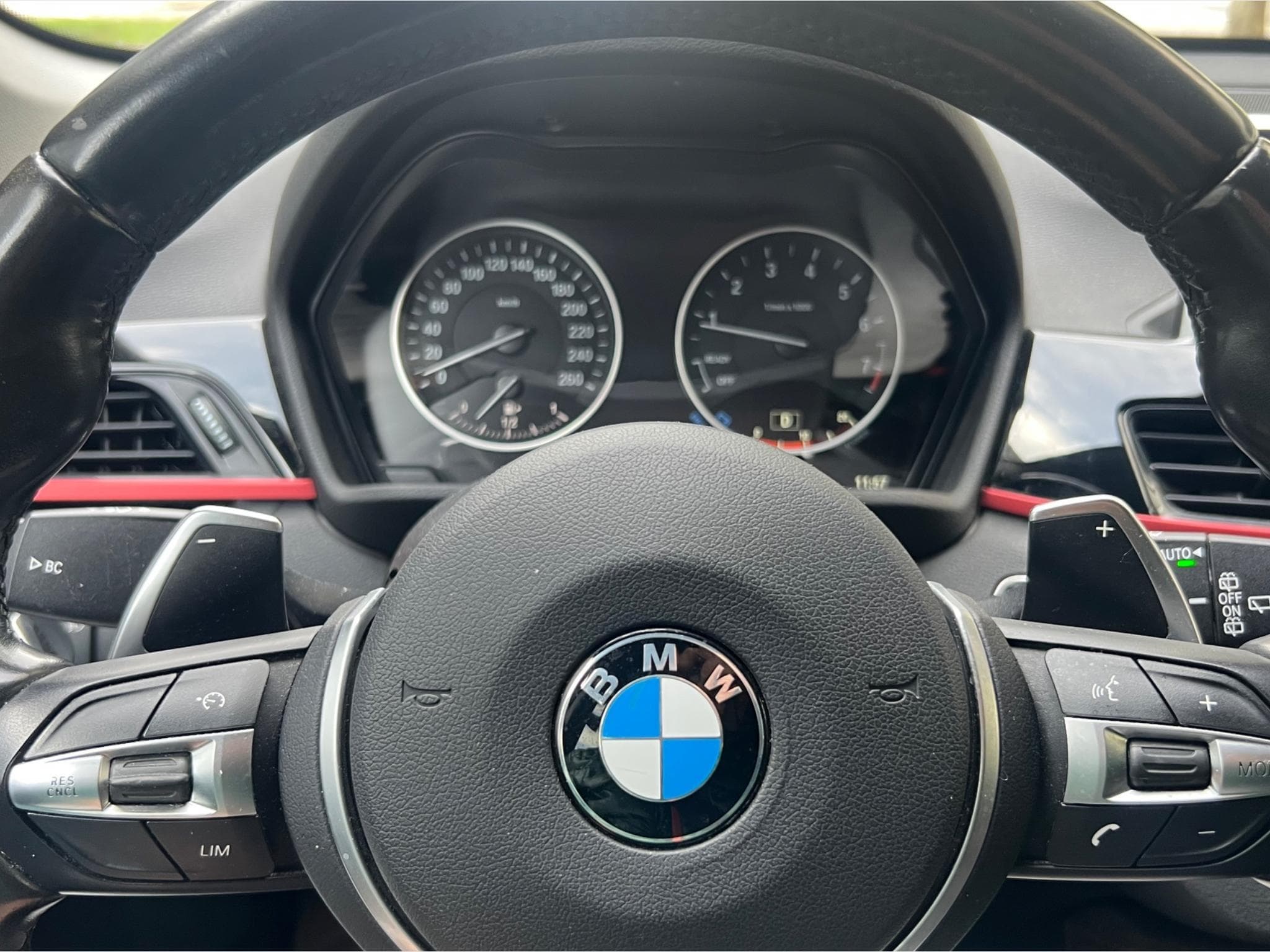 BMW iX1 X1 XDRIVE 20I M pack | HUD | AHK | 18” (2017) - Foto 8