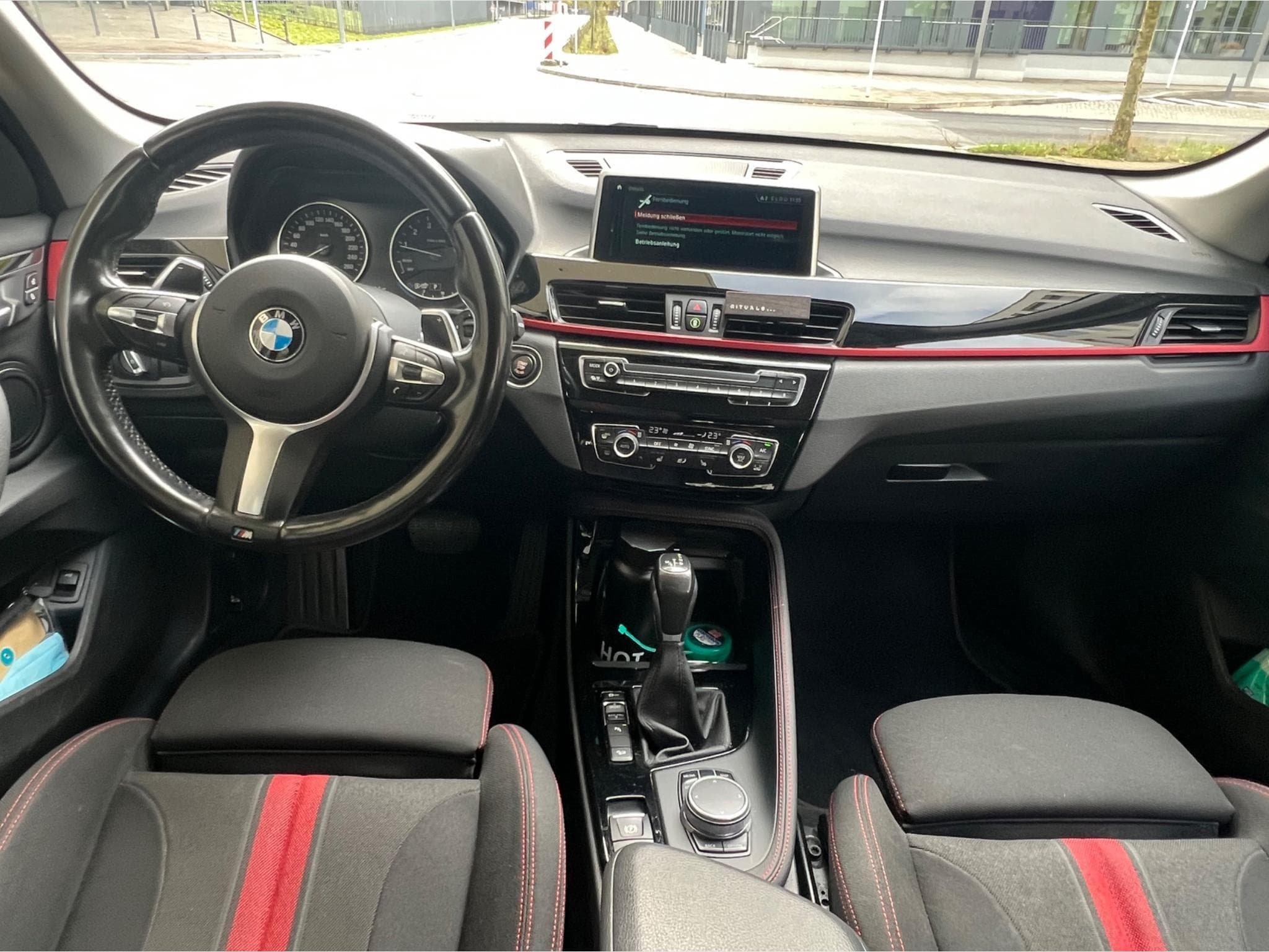 BMW iX1 X1 XDRIVE 20I M pack | HUD | AHK | 18” (2017) - Foto 11