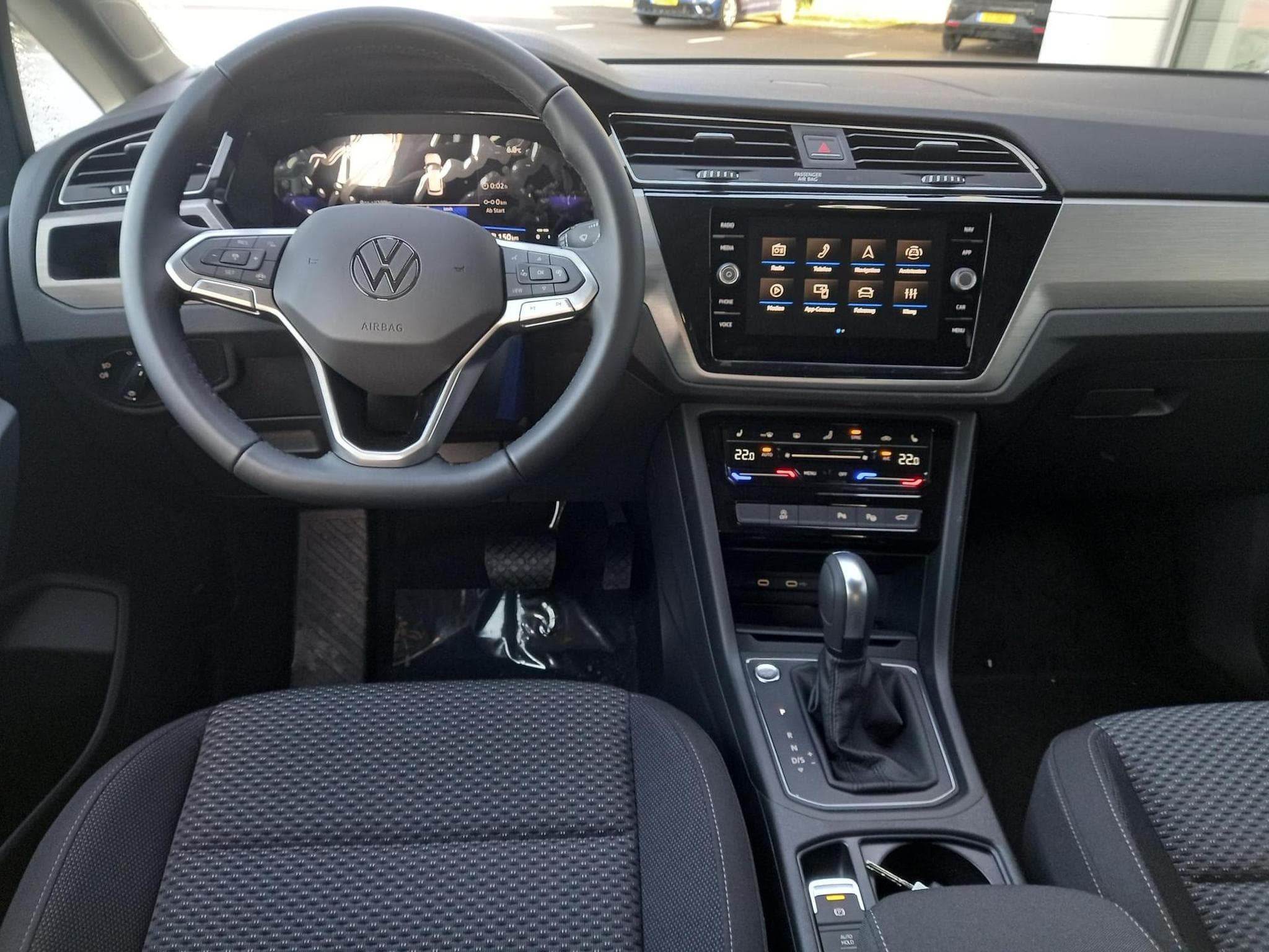 VW Touran Comfortline 1.5 TSI (2026) - Photo 5