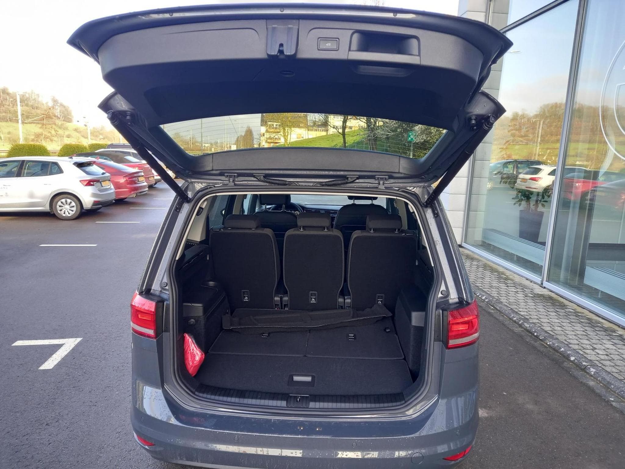 VW Touran Comfortline 1.5 TSI (2026) - Photo 8