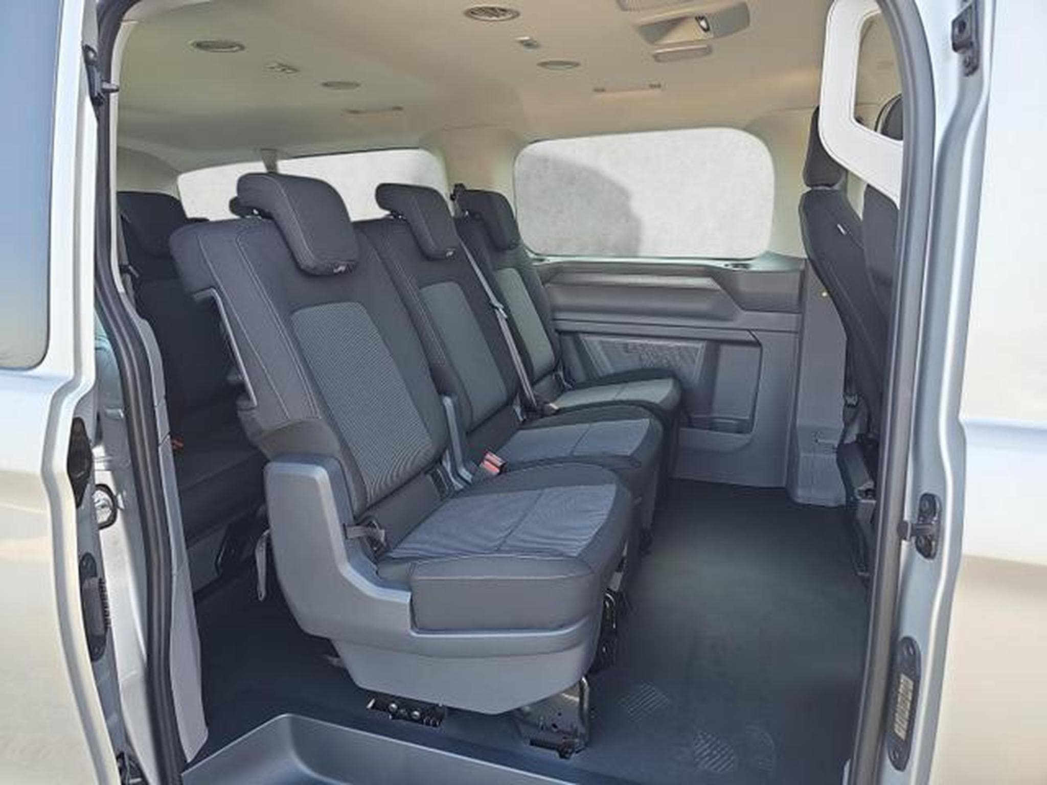 VW T7 2.0 TDI 81 kW LR (2025) - Photo 13