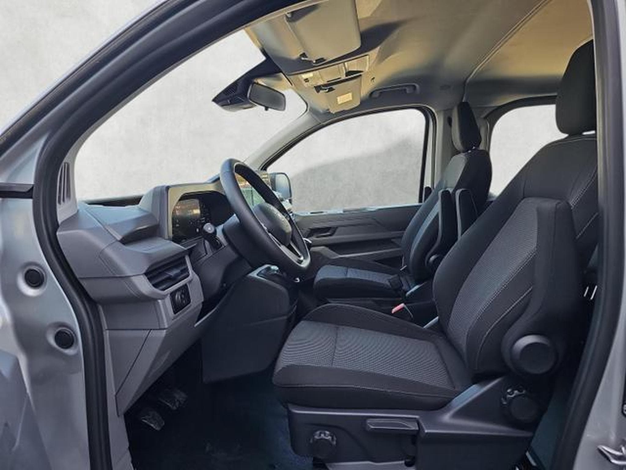 VW T7 2.0 TDI 81 kW LR (2025) - Photo 9