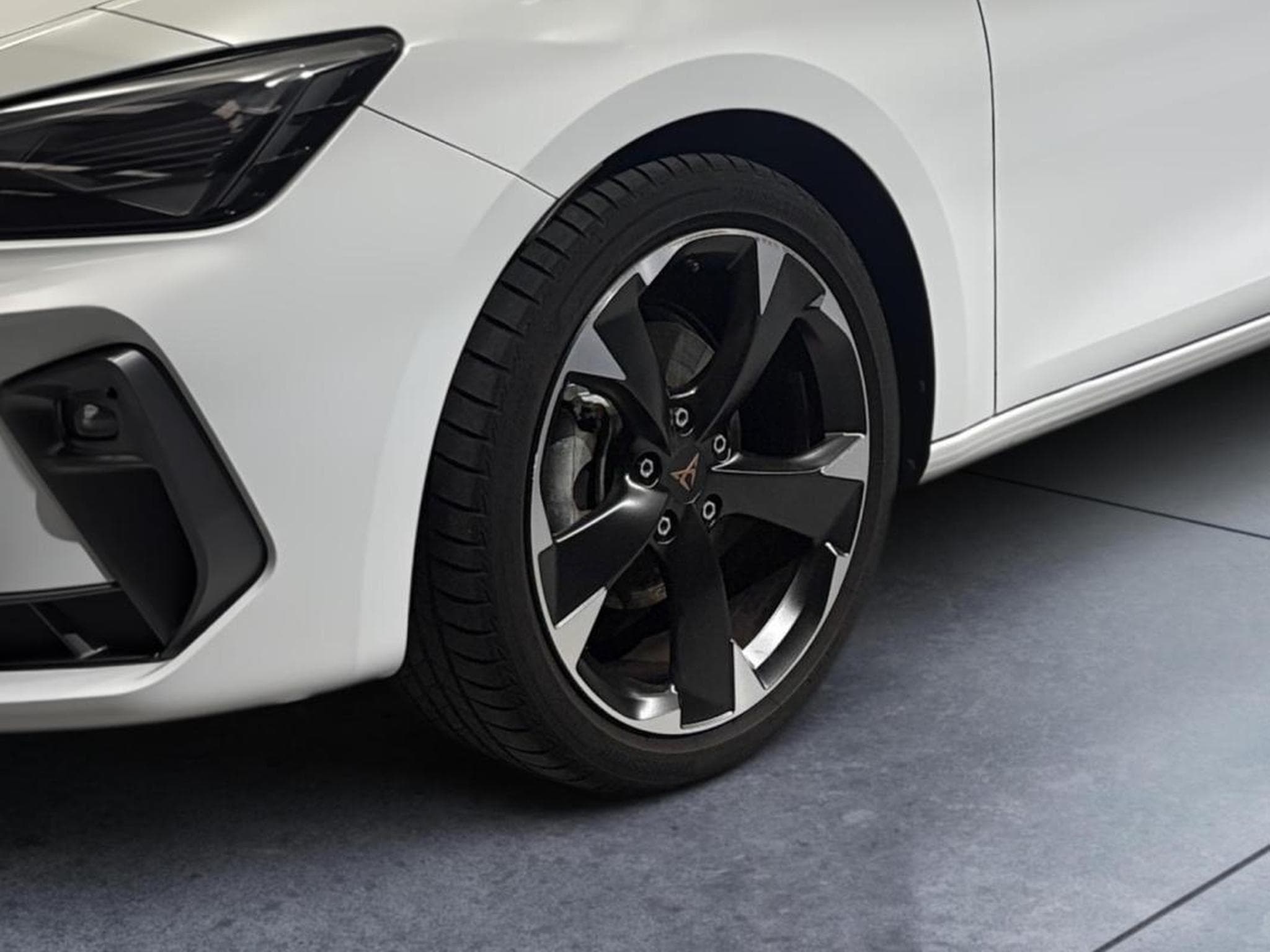 Cupra Leon ST -34% 1.5 eTSI Hybrid 150ch DSG (2025) - Photo 5