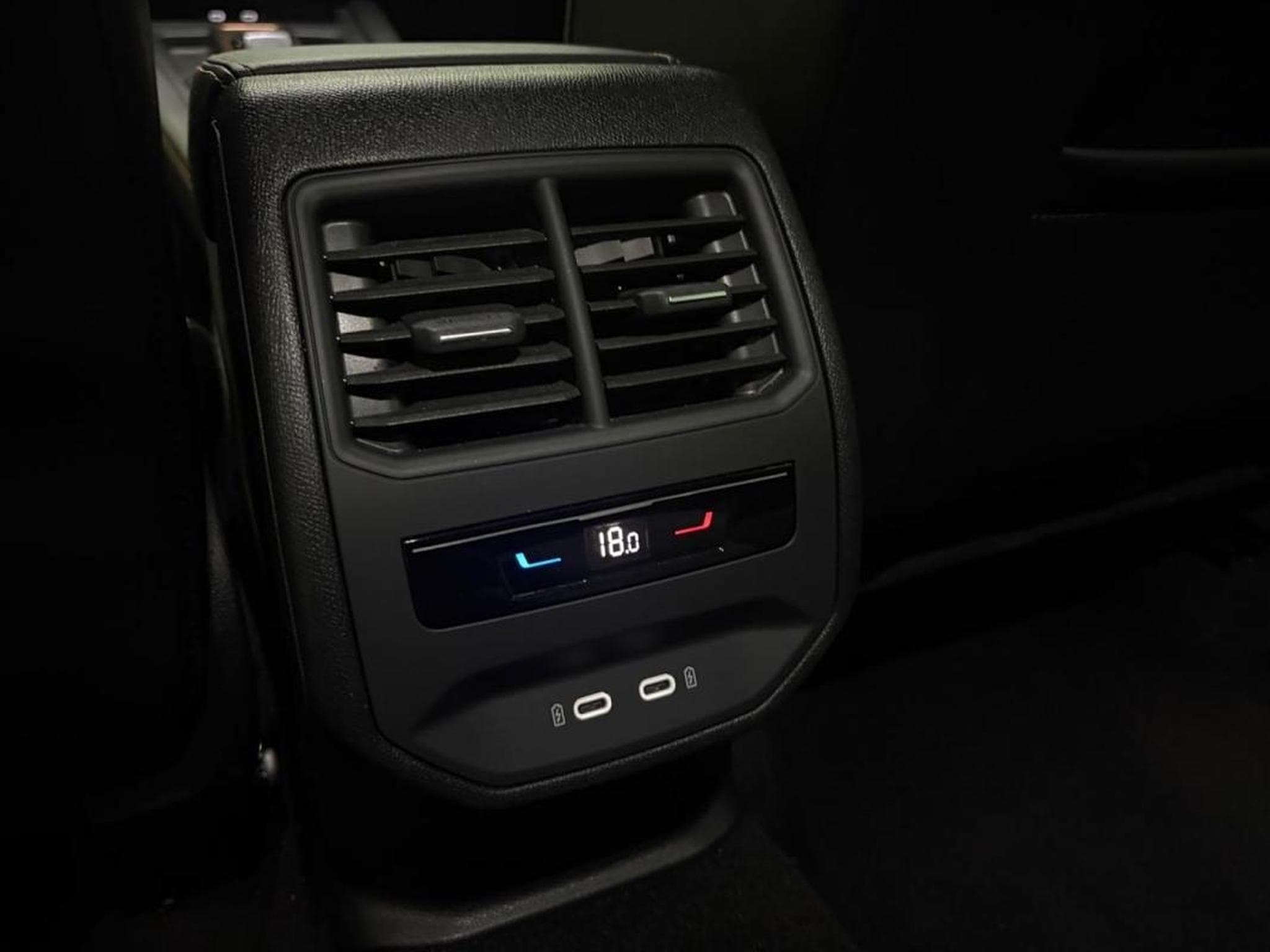Cupra Leon ST -34% 1.5 eTSI Hybrid 150ch DSG (2025) - Photo 12