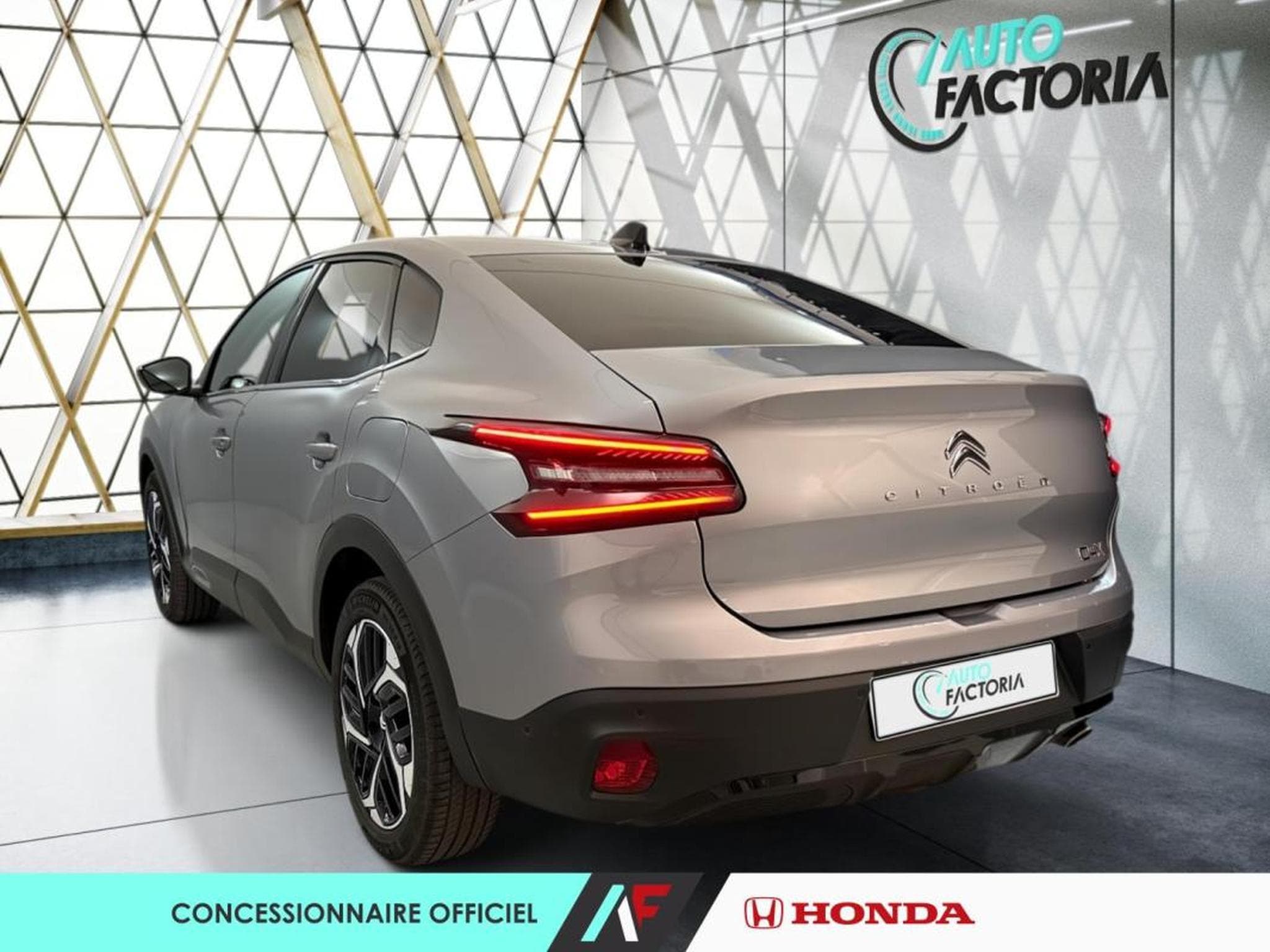 Citroën c4 x -26% 1.5 BlueHDi 130ch MAX (2024) - Photo 2