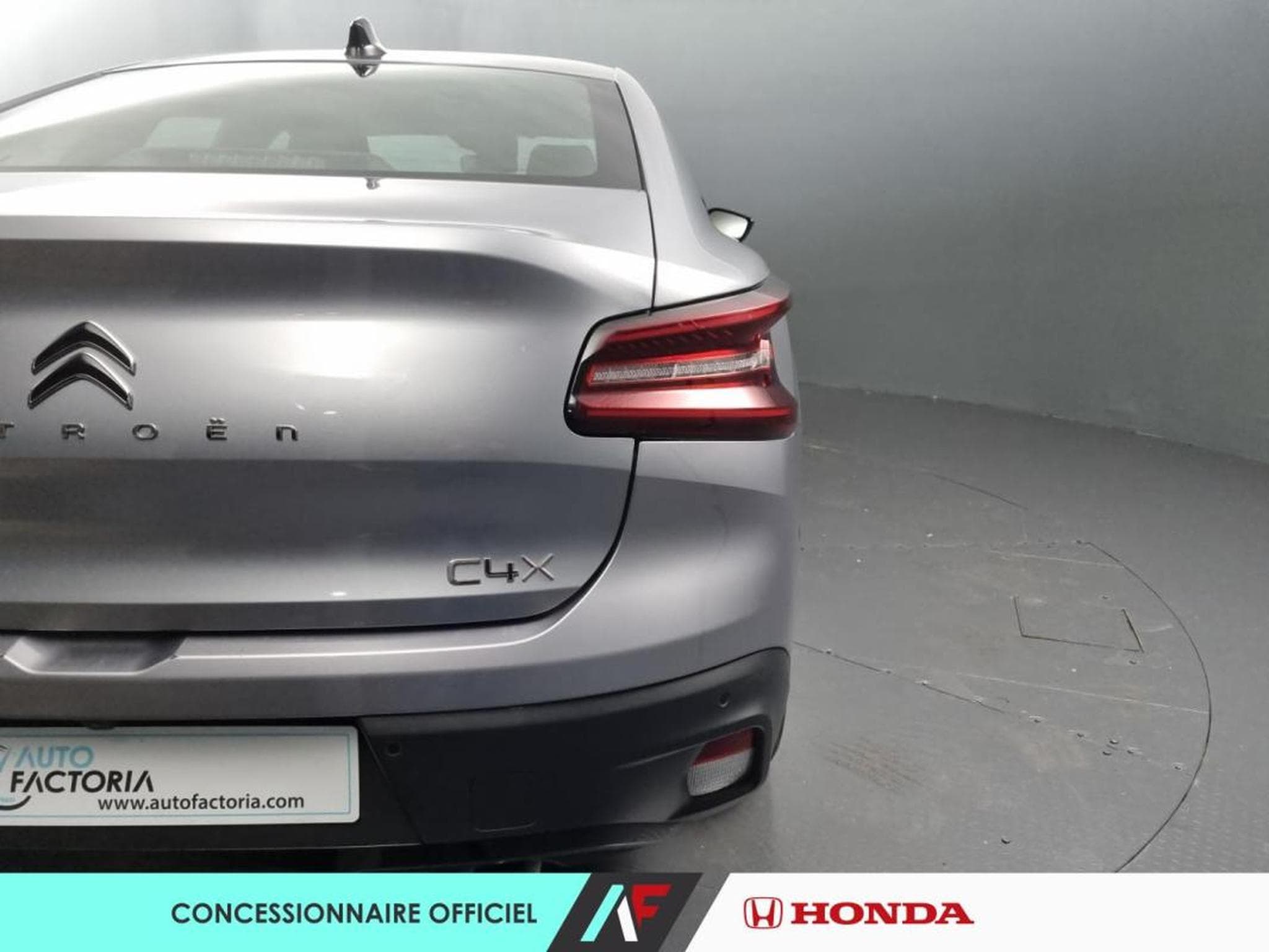 Citroën c4 x -22% 1.5 BlueHDi 130ch PLUS (2024) - Photo 4