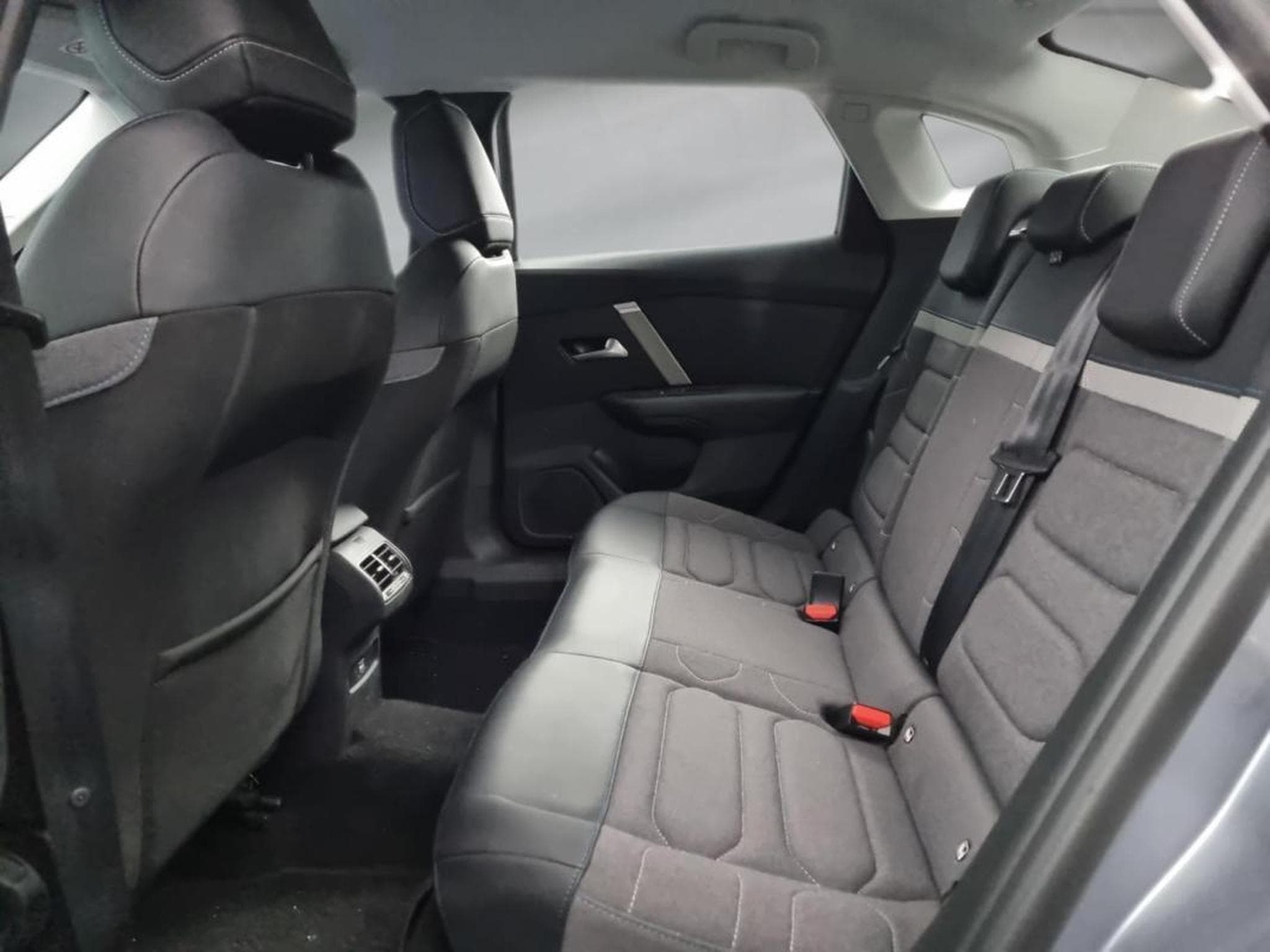 Citroën c4 x -22% 1.5 BlueHDi 130ch PLUS (2024) - Photo 10