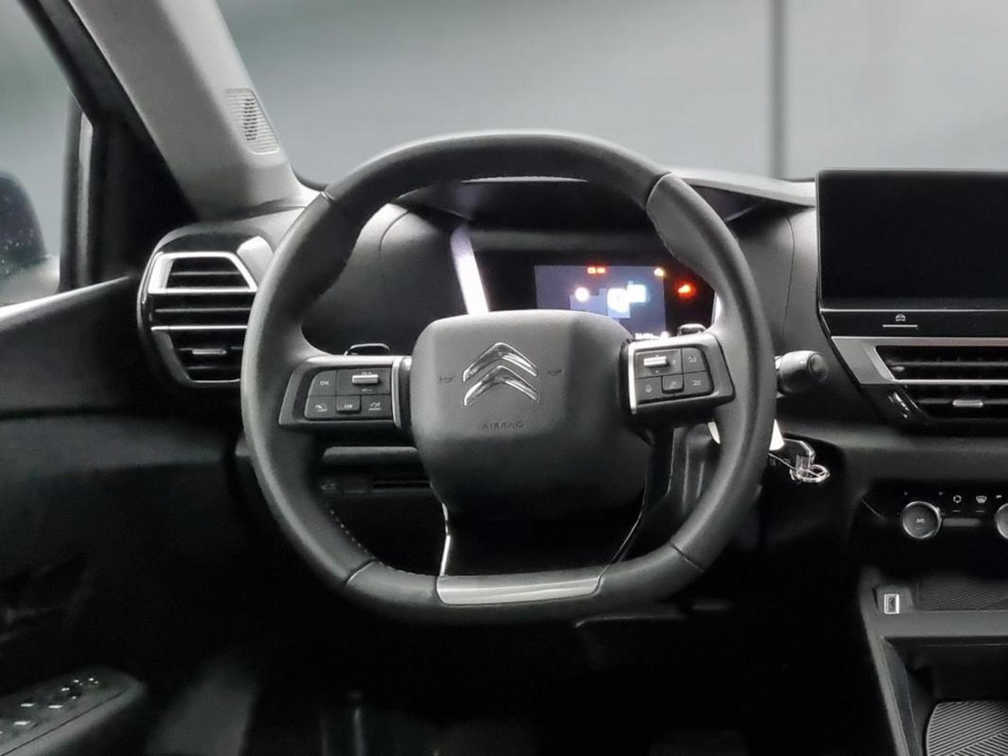 Citroën c4 x -22% 1.5 BlueHDi 130ch PLUS (2024) - Photo 11