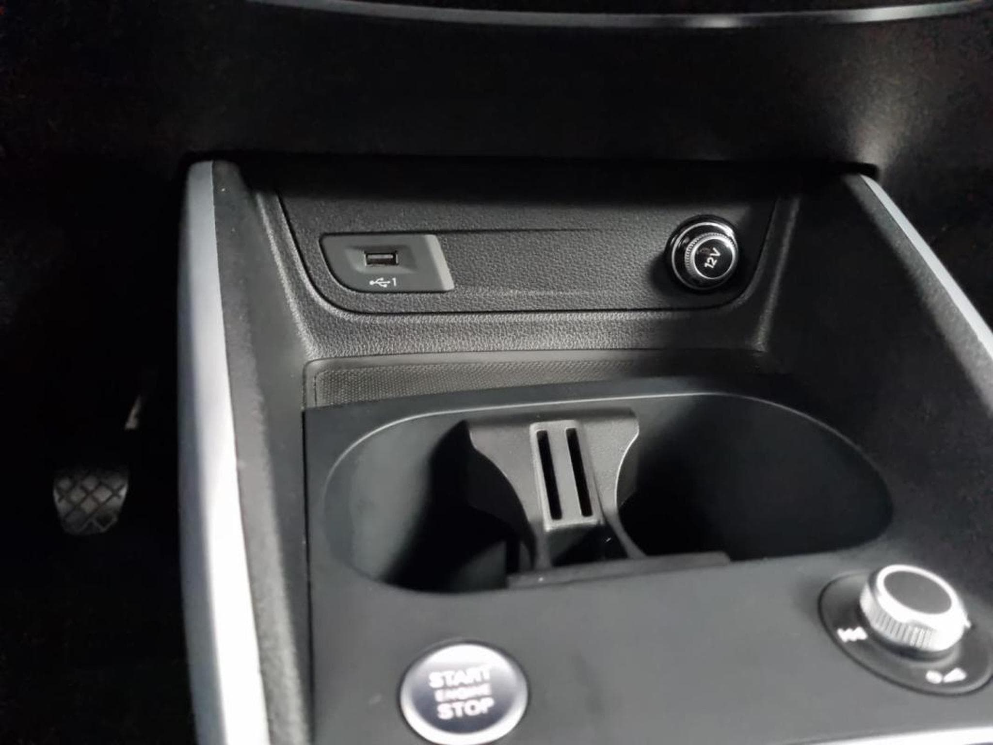 Audi Q2 30 TFSI 116ch S-Line (2024) - Photo 15