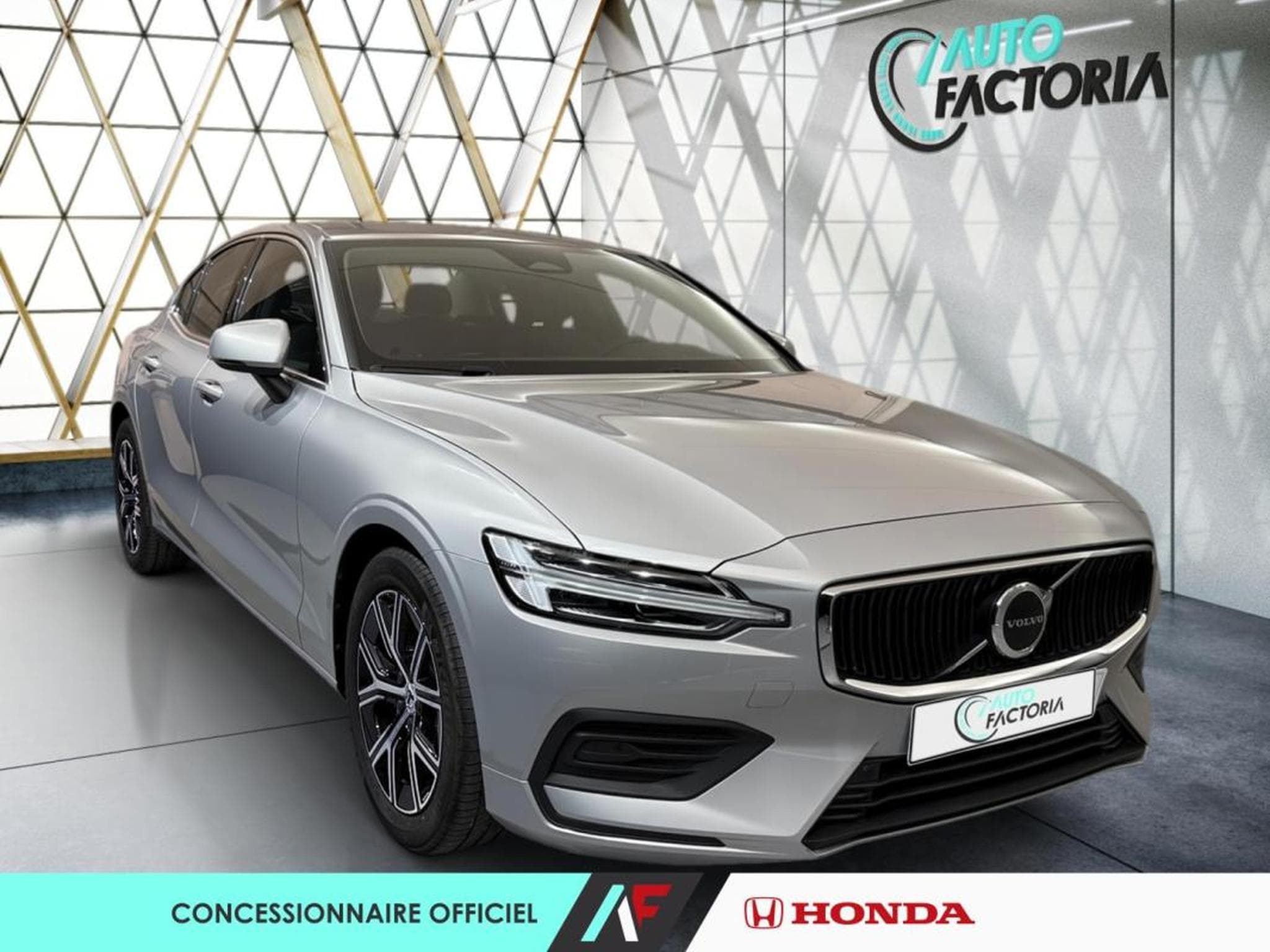 Volvo S60 -49% 2.0 MHEV 197ch Core (2024) - Photo 5