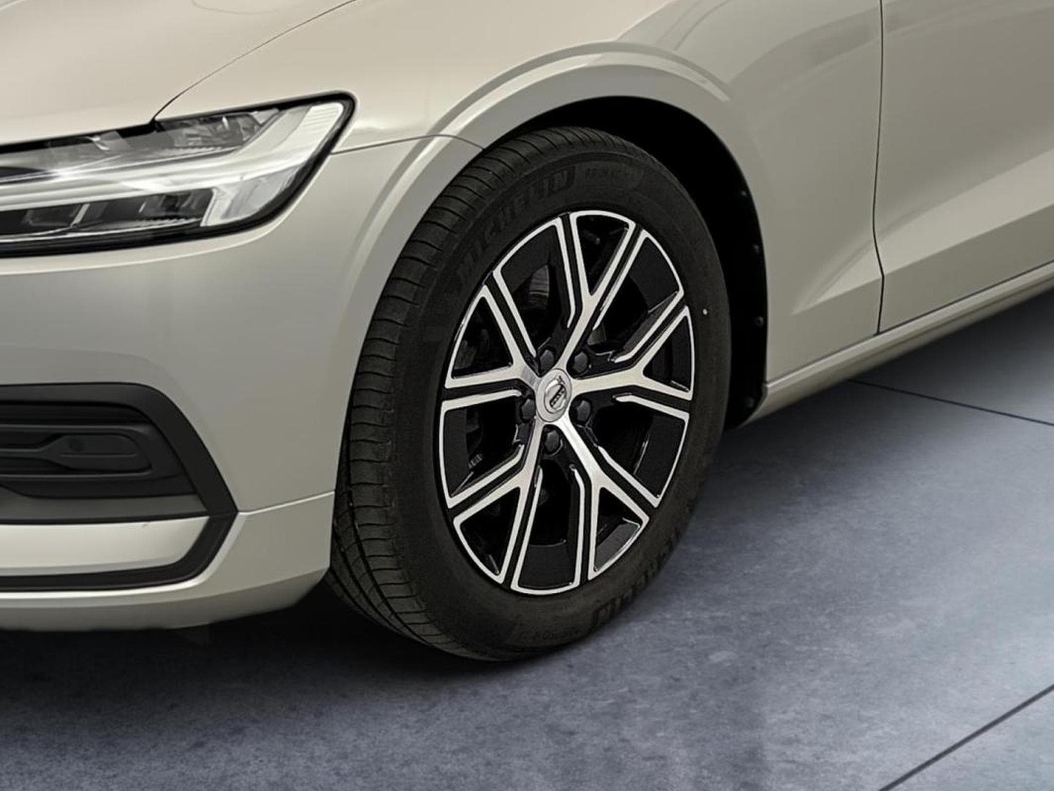 Volvo S60 -49% 2.0 MHEV 197ch Core (2024) - Photo 6
