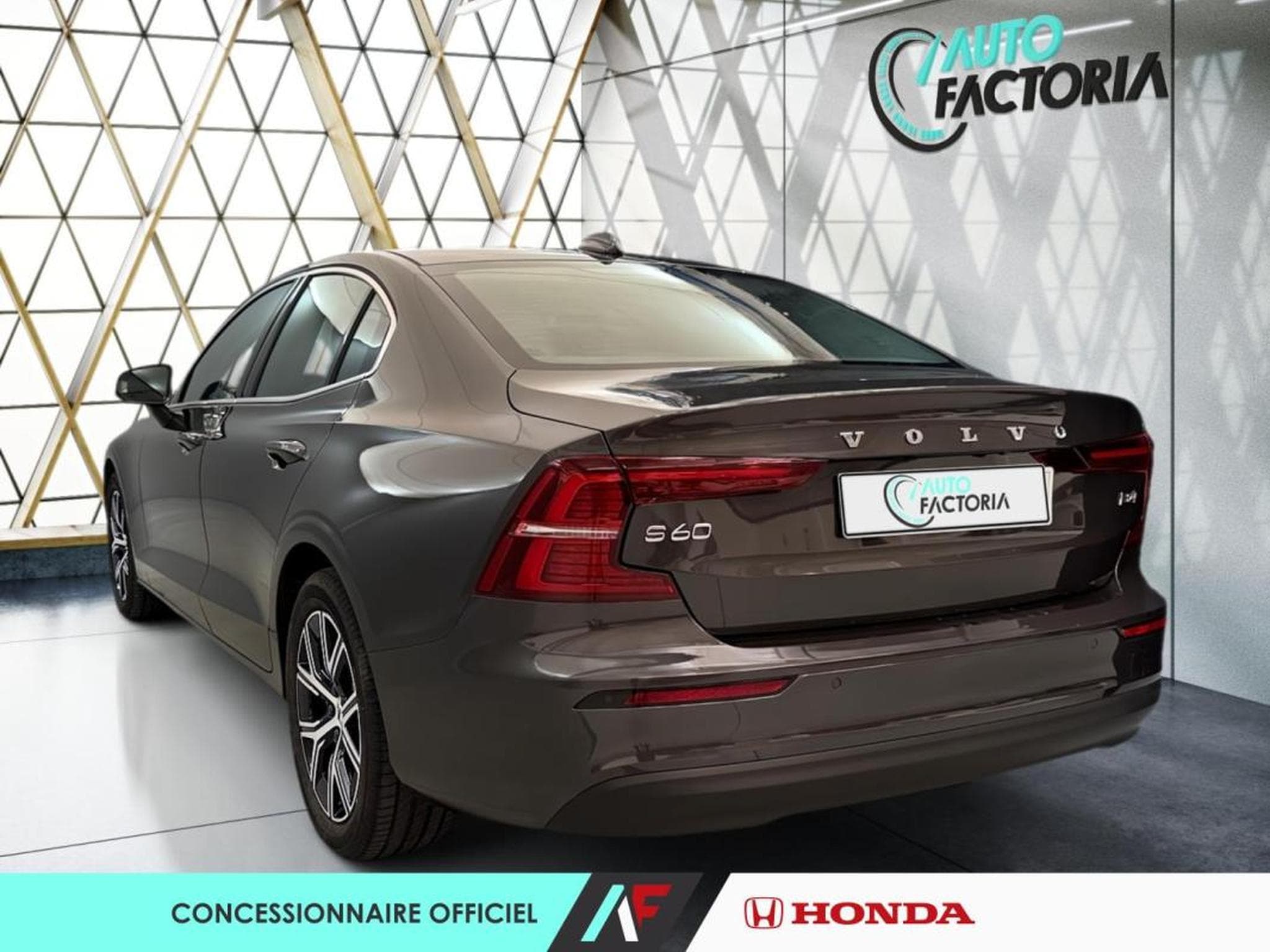 Volvo S60 -49% 2.0 MHEV 197ch Core (2024) - Photo 3