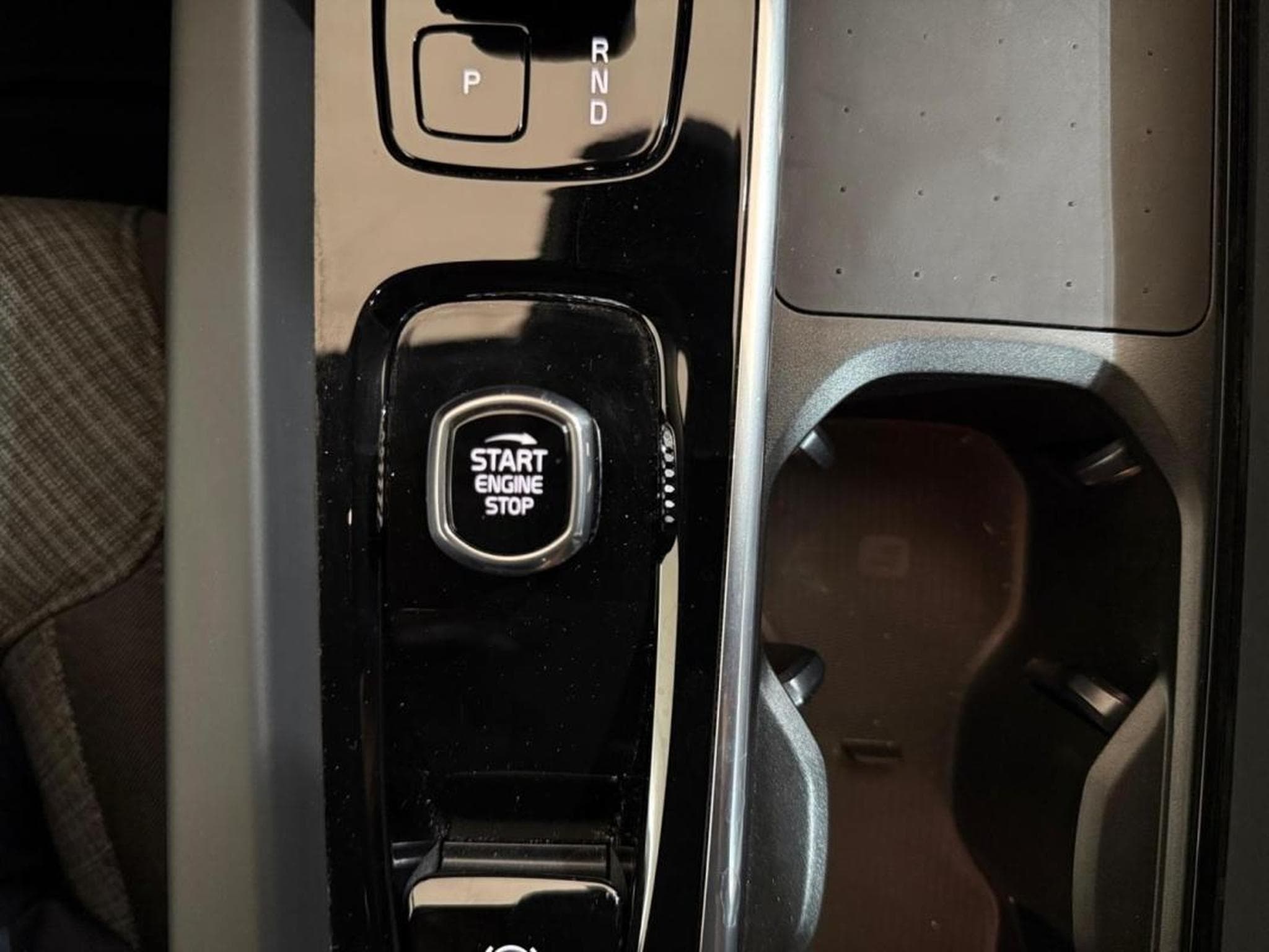 Volvo S60 -49% 2.0 MHEV 197ch Core (2024) - Photo 17