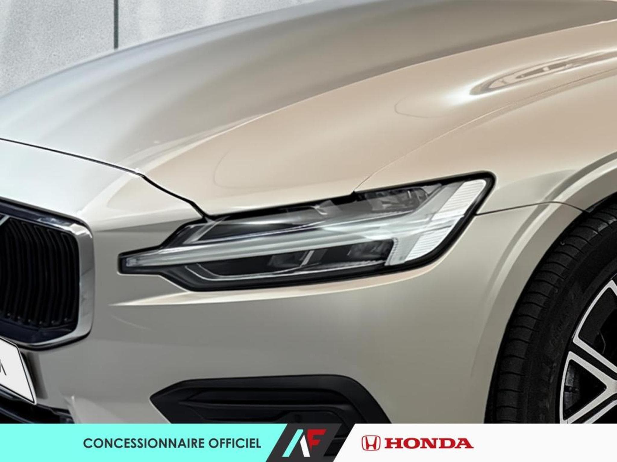 Volvo S60 -49% 2.0 MHEV 197ch Core (2024) - Photo 2