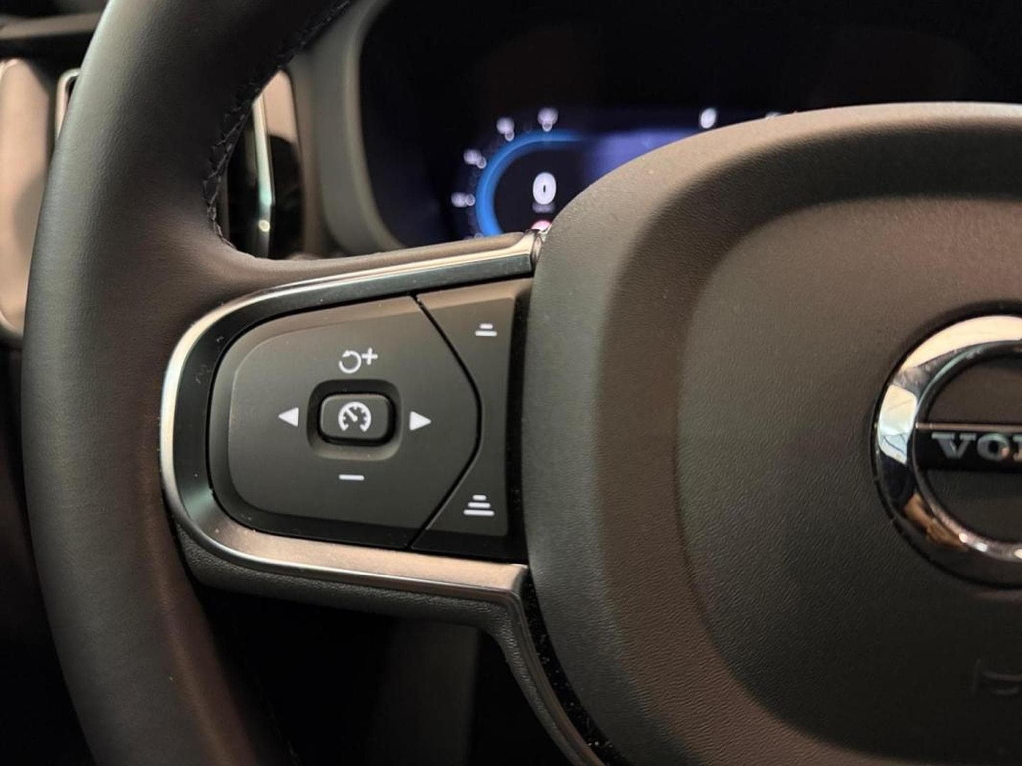 Volvo XC60 -53% T6 Hybride Rechargeable 253 + 145ch Core Bright 8 AWD (2024) - Photo 16