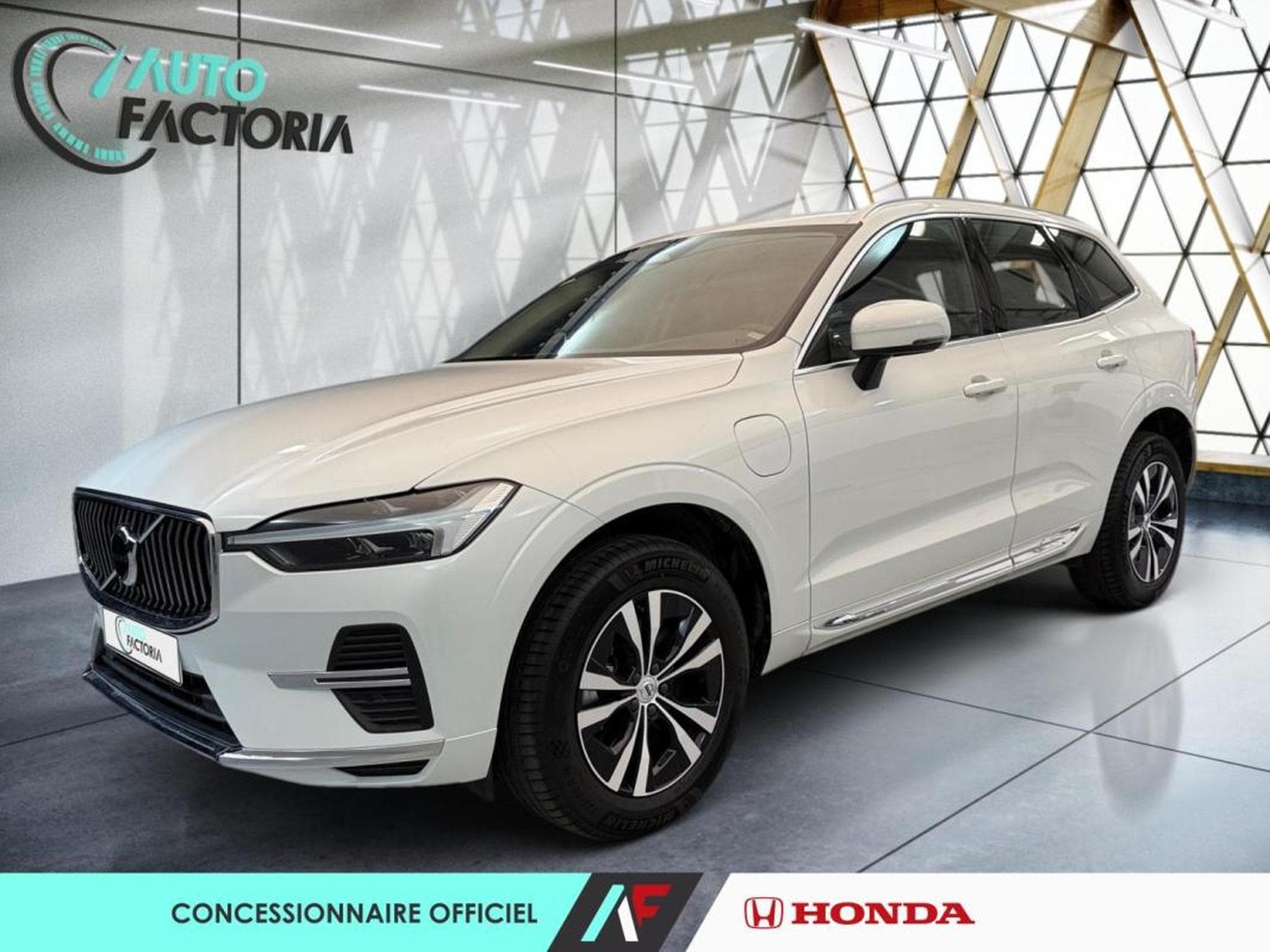 Volvo XC60 -55% T6 Hybride Rechargeable 253 + 145ch Core Bright 8 AWD (2024) - Photo 1
