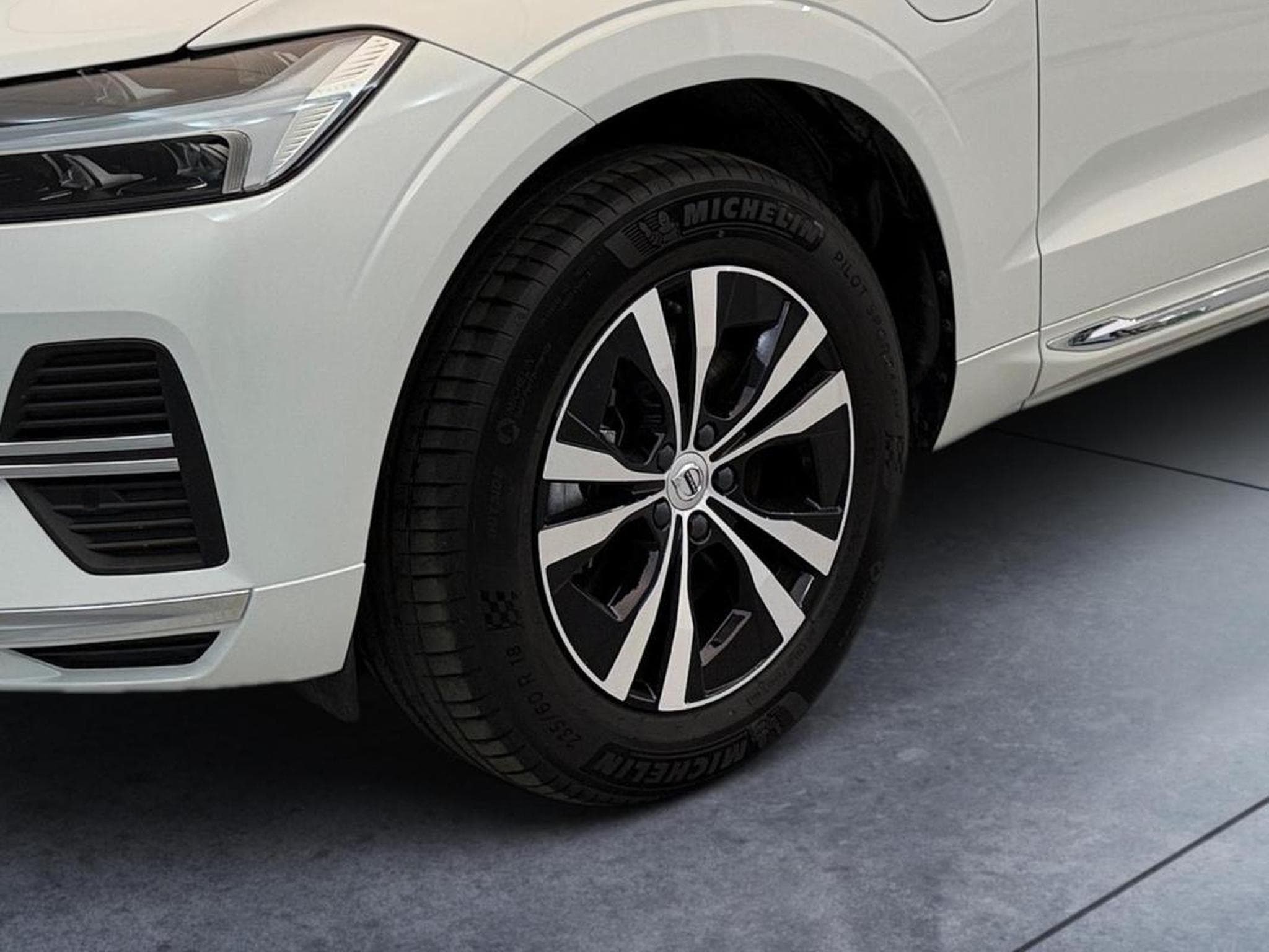 Volvo XC60 -55% T6 Hybride Rechargeable 253 + 145ch Core Bright 8 AWD (2024) - Photo 6